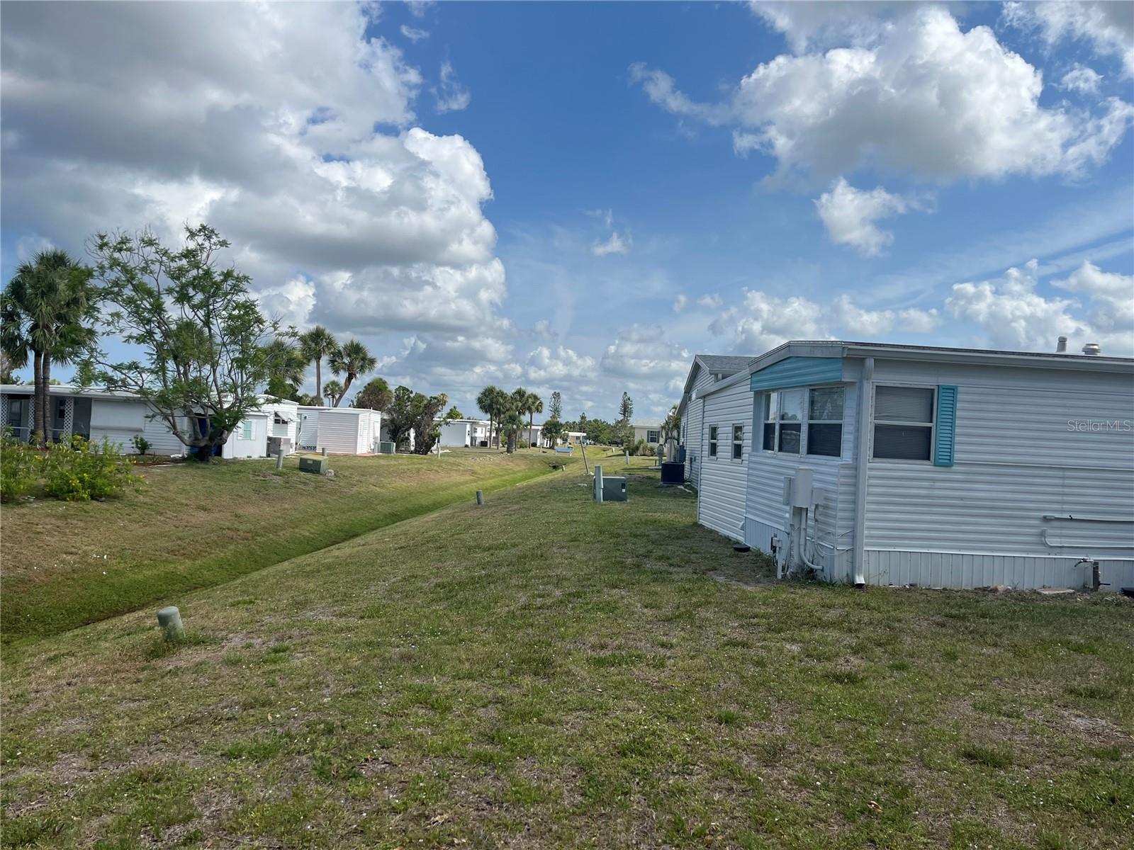 Image 5 of 40 For 834 Cervina Drive S