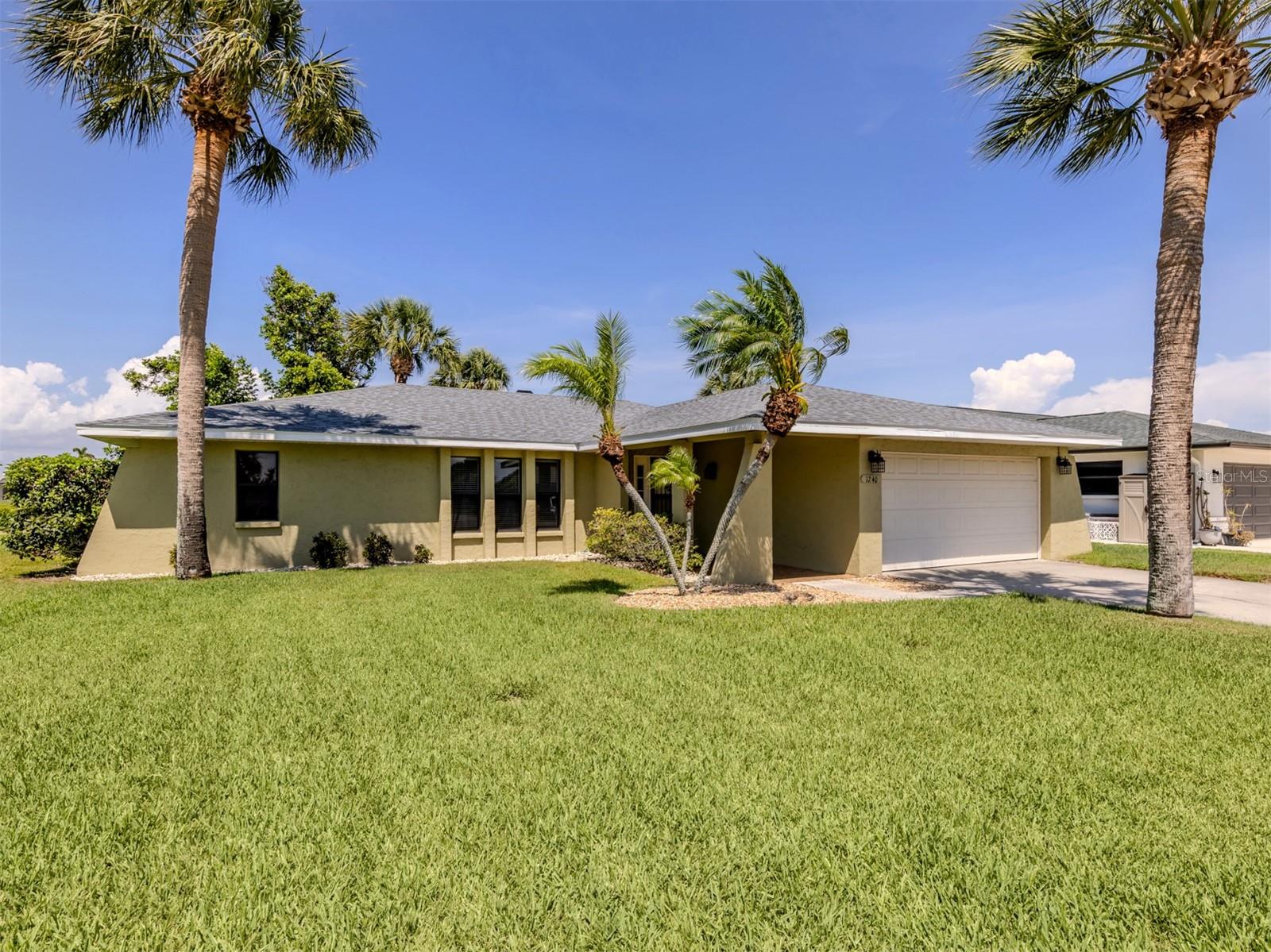Image 4 of 55 For 1240 Lucaya Avenue