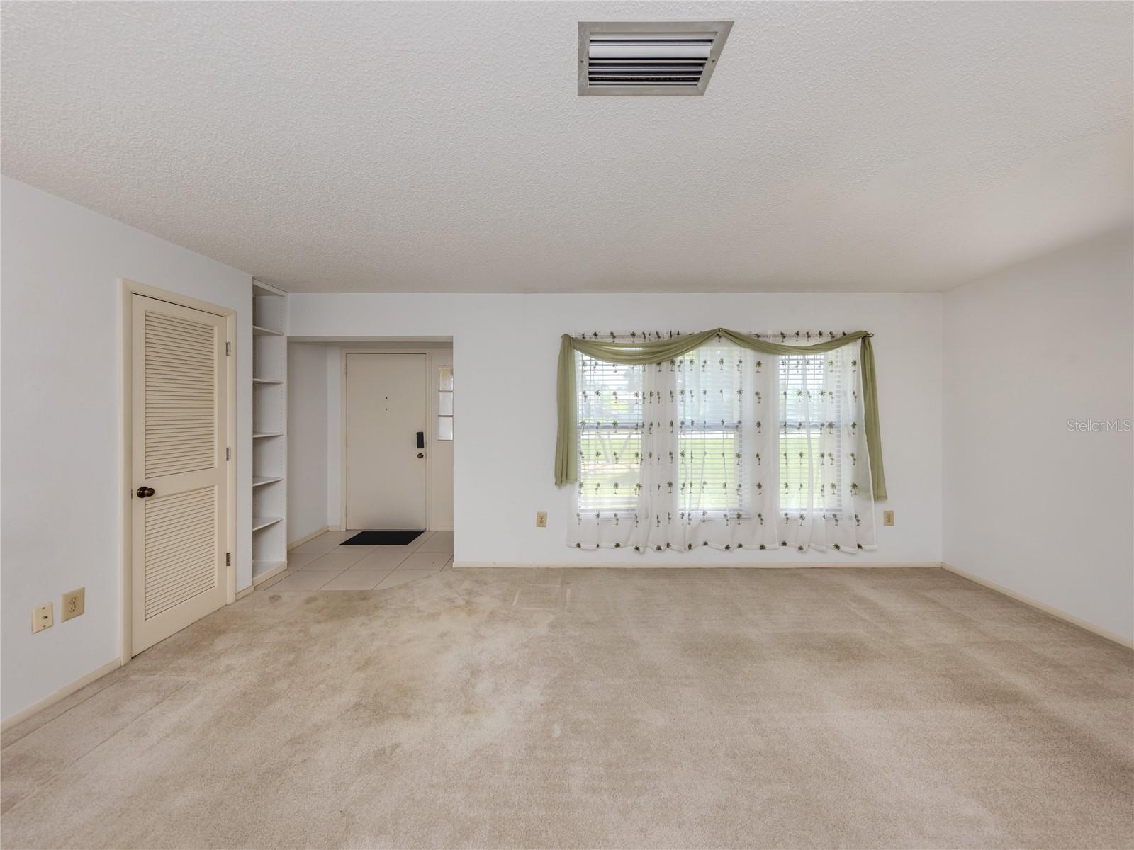 Image 6 of 55 For 1240 Lucaya Avenue