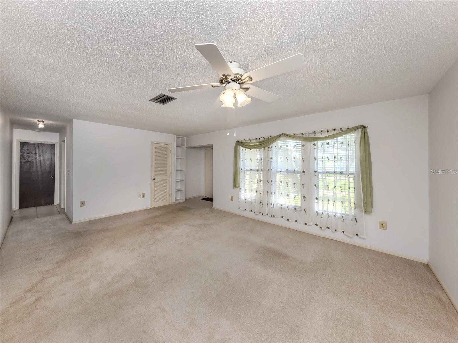 Image 8 of 55 For 1240 Lucaya Avenue