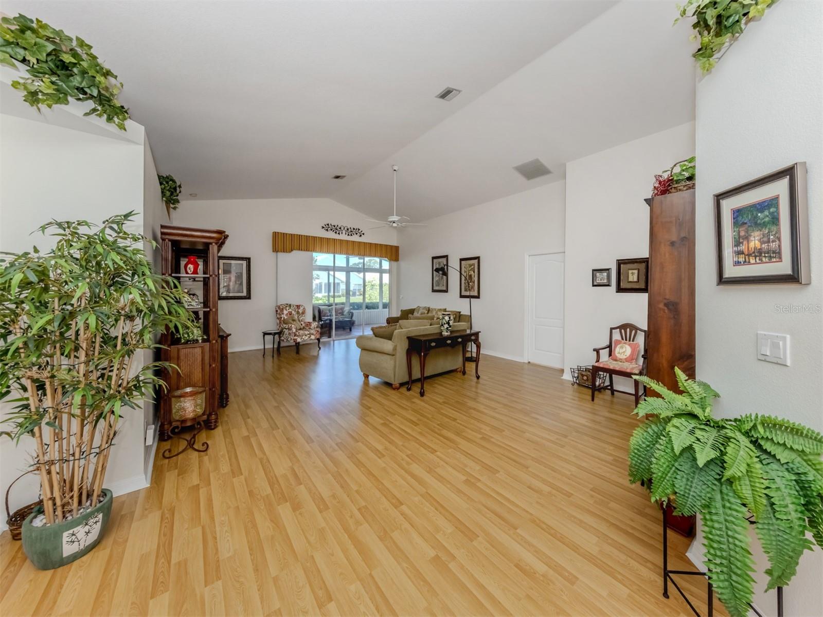Image 12 of 72 For 1531 Belfry Drive