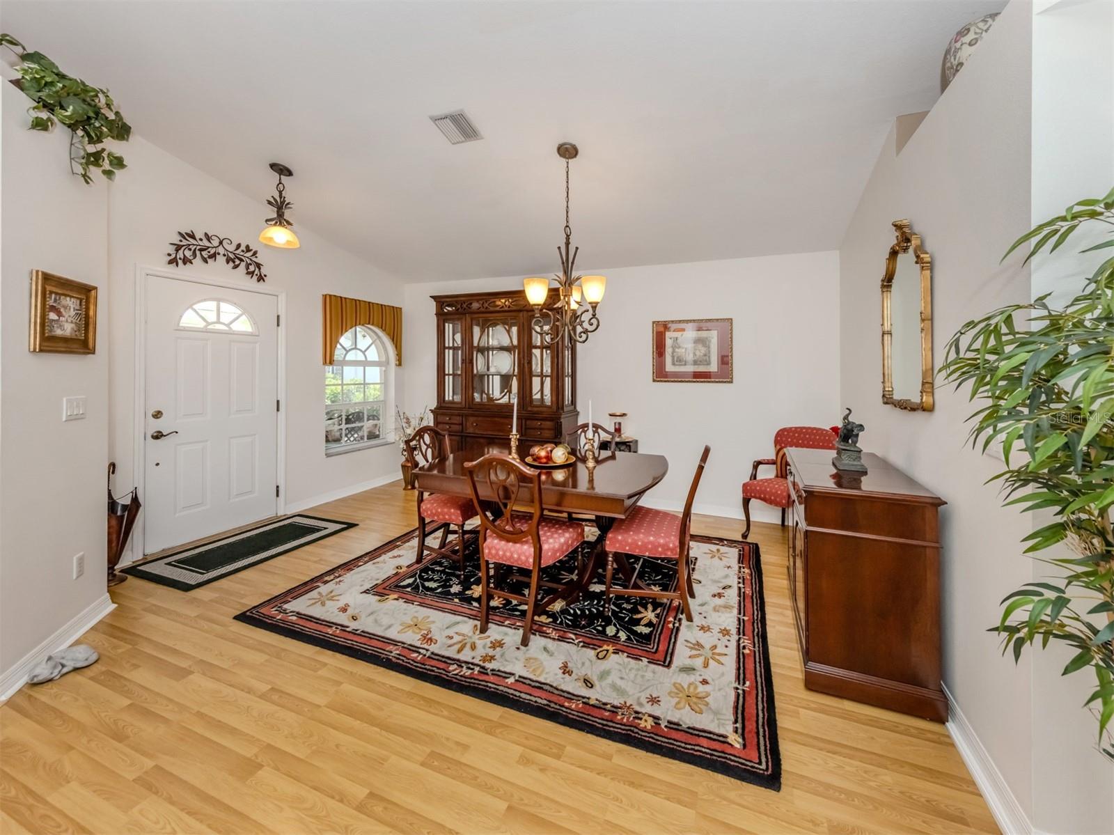 Image 5 of 72 For 1531 Belfry Drive
