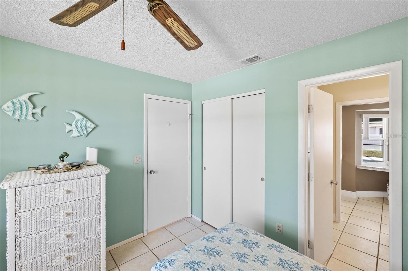 Image 19 of 46 For 10444 Willmington Boulevard