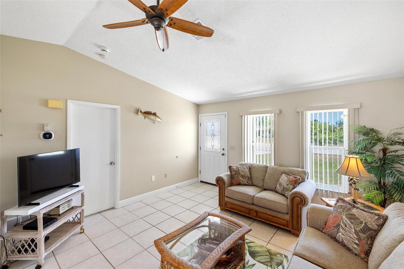 Image 5 of 46 For 10444 Willmington Boulevard