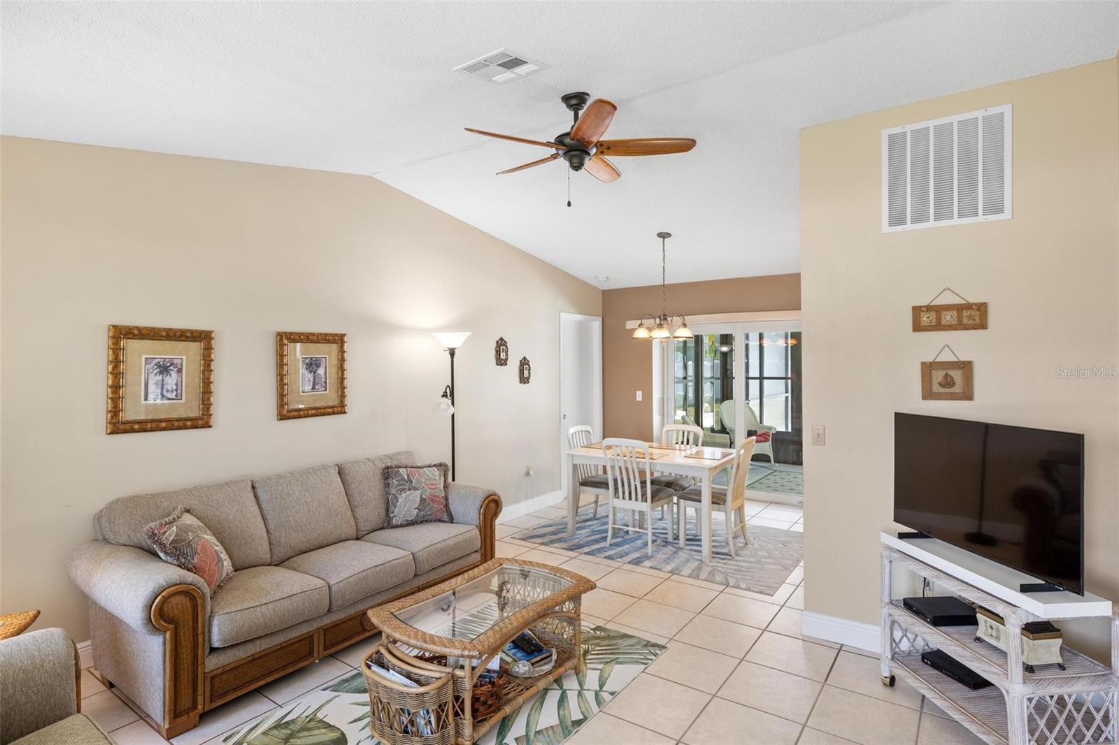 Image 7 of 46 For 10444 Willmington Boulevard