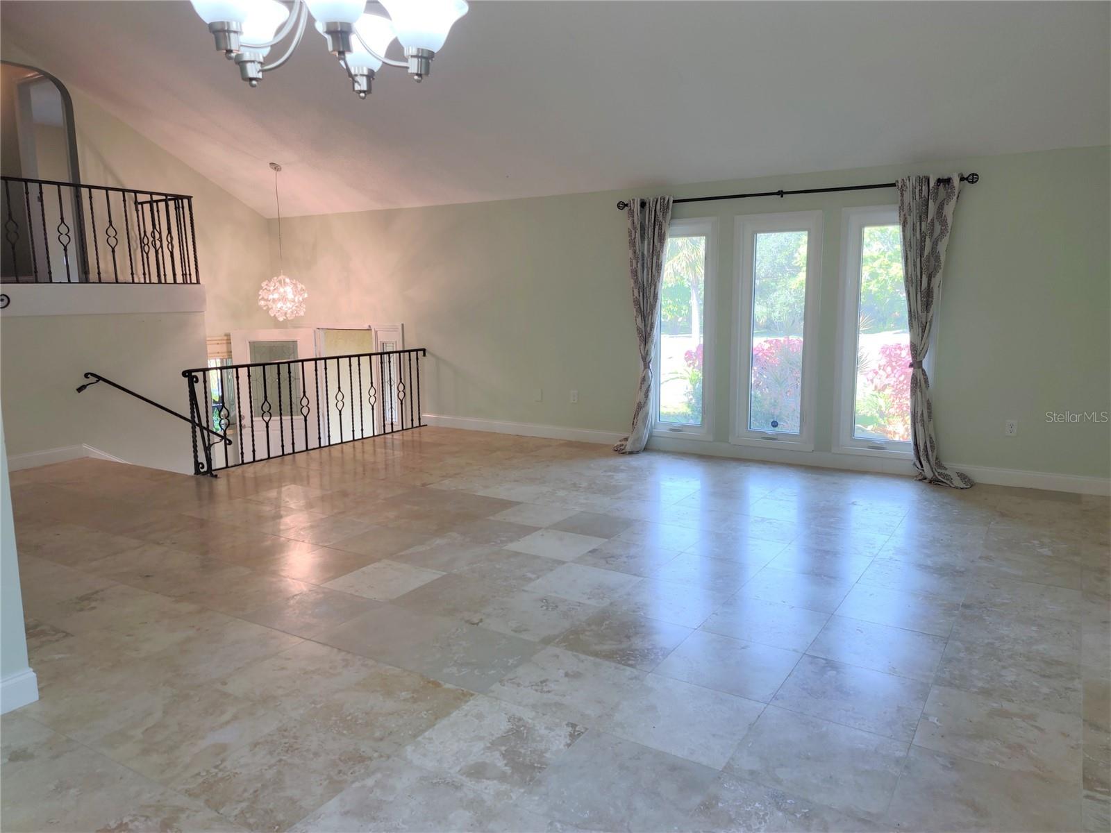 Image 11 of 67 For 805 Laguna Drive