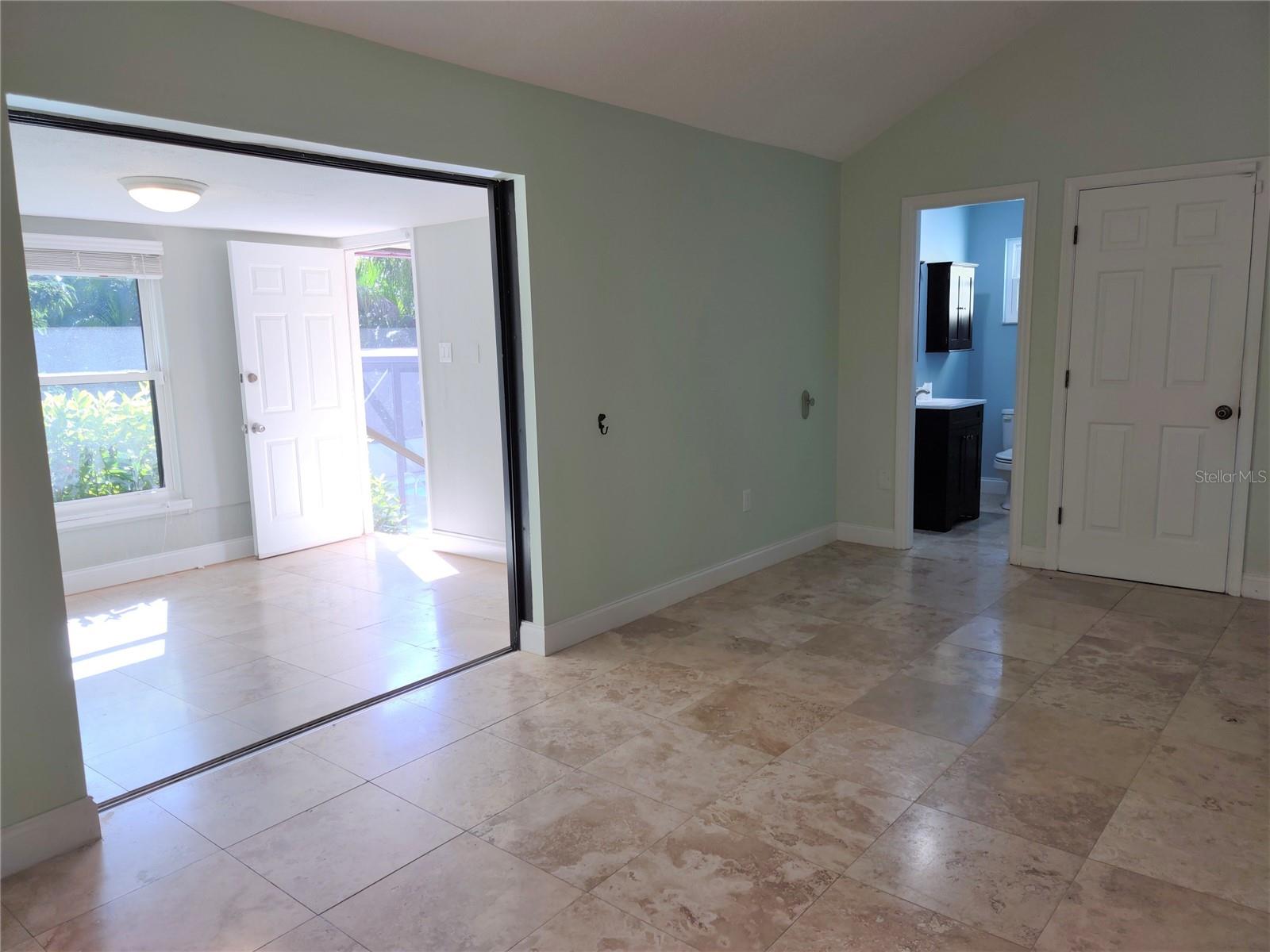 Image 22 of 67 For 805 Laguna Drive