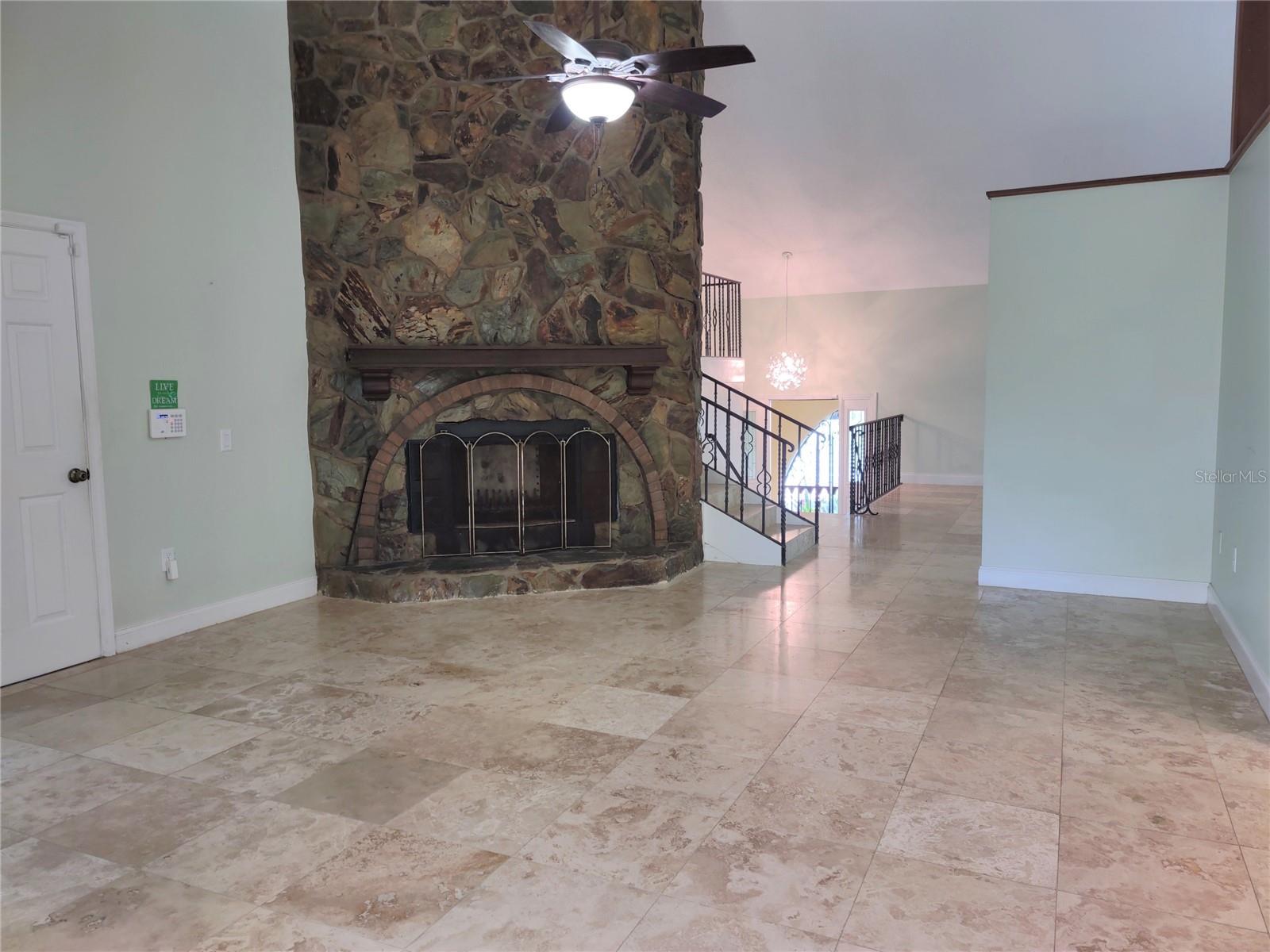 Image 41 of 67 For 805 Laguna Drive