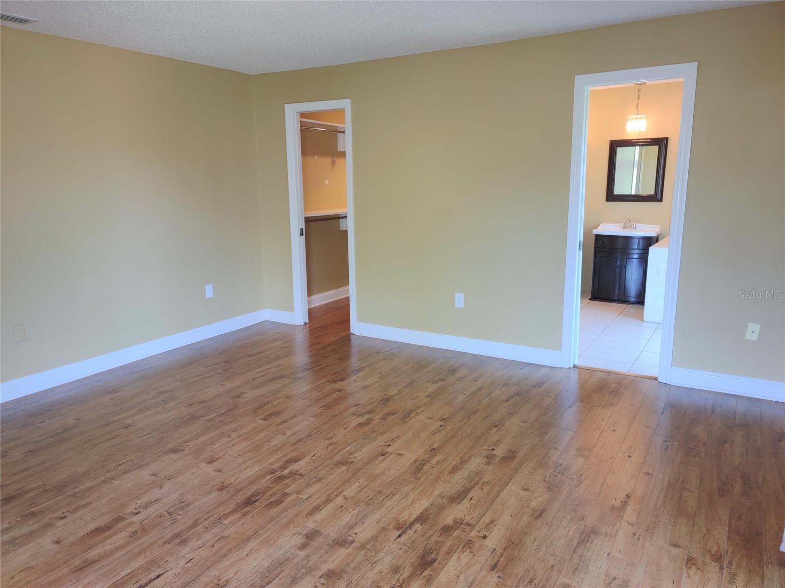 Image 46 of 67 For 805 Laguna Drive