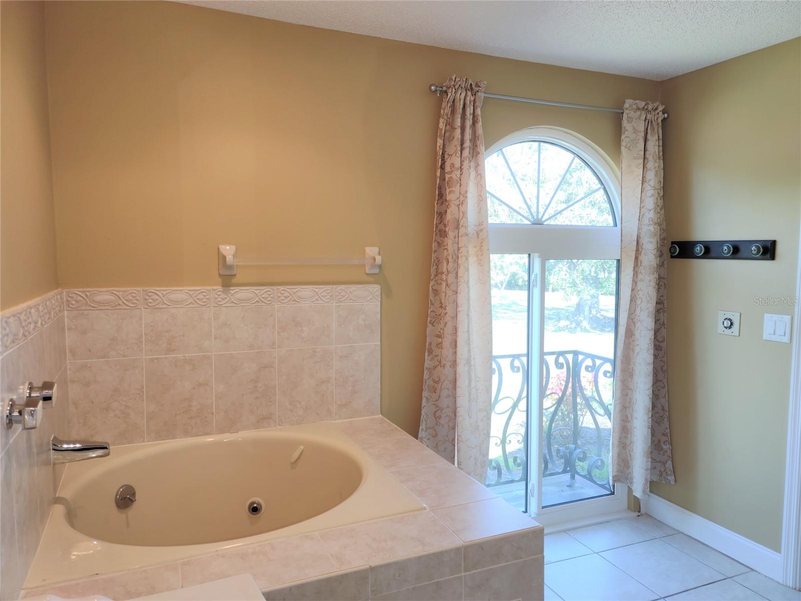 Image 49 of 67 For 805 Laguna Drive