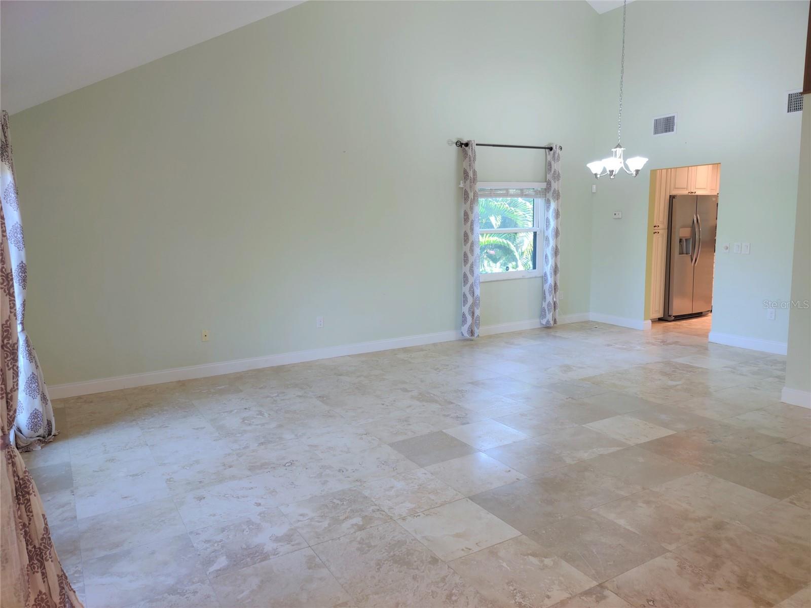 Image 7 of 67 For 805 Laguna Drive