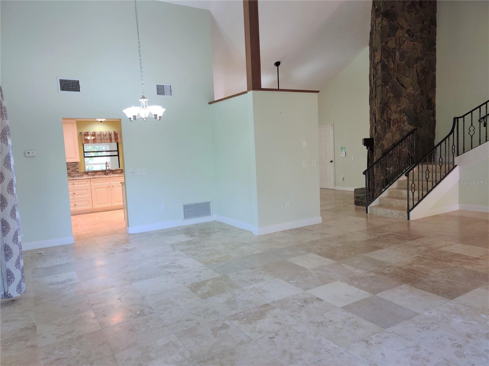 Image 9 of 67 For 805 Laguna Drive