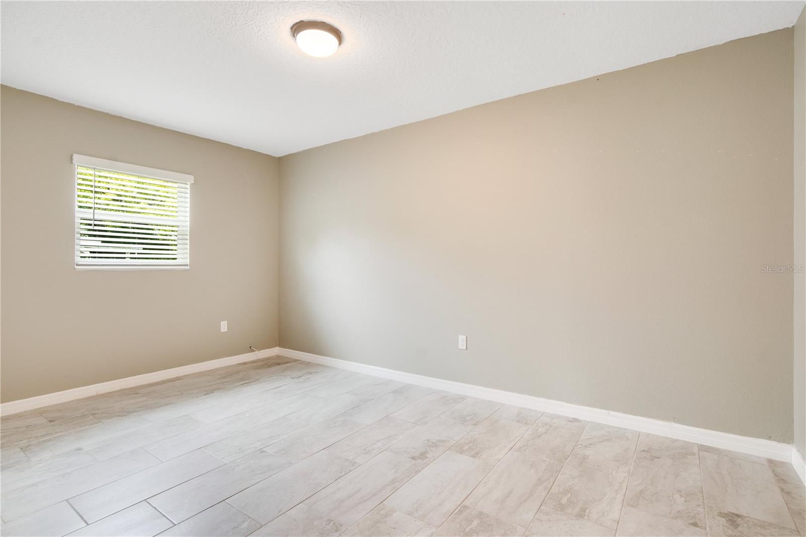 Image 14 of 31 For 1132 Crescent Drive