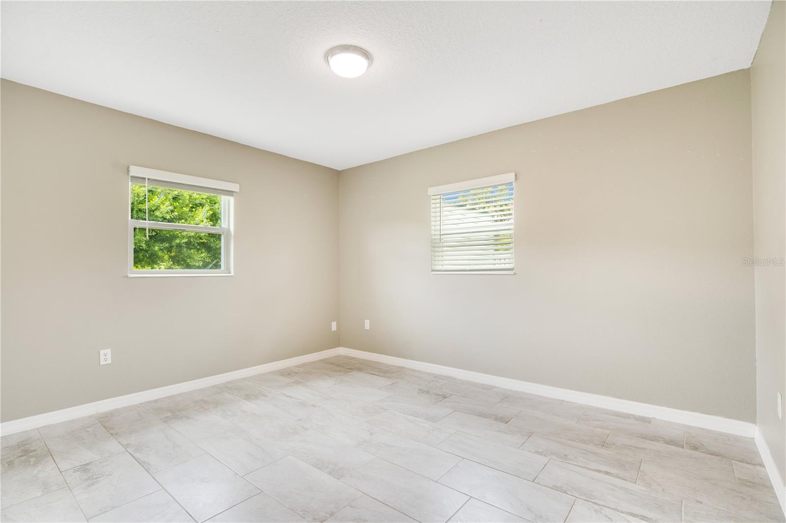 Image 15 of 31 For 1132 Crescent Drive