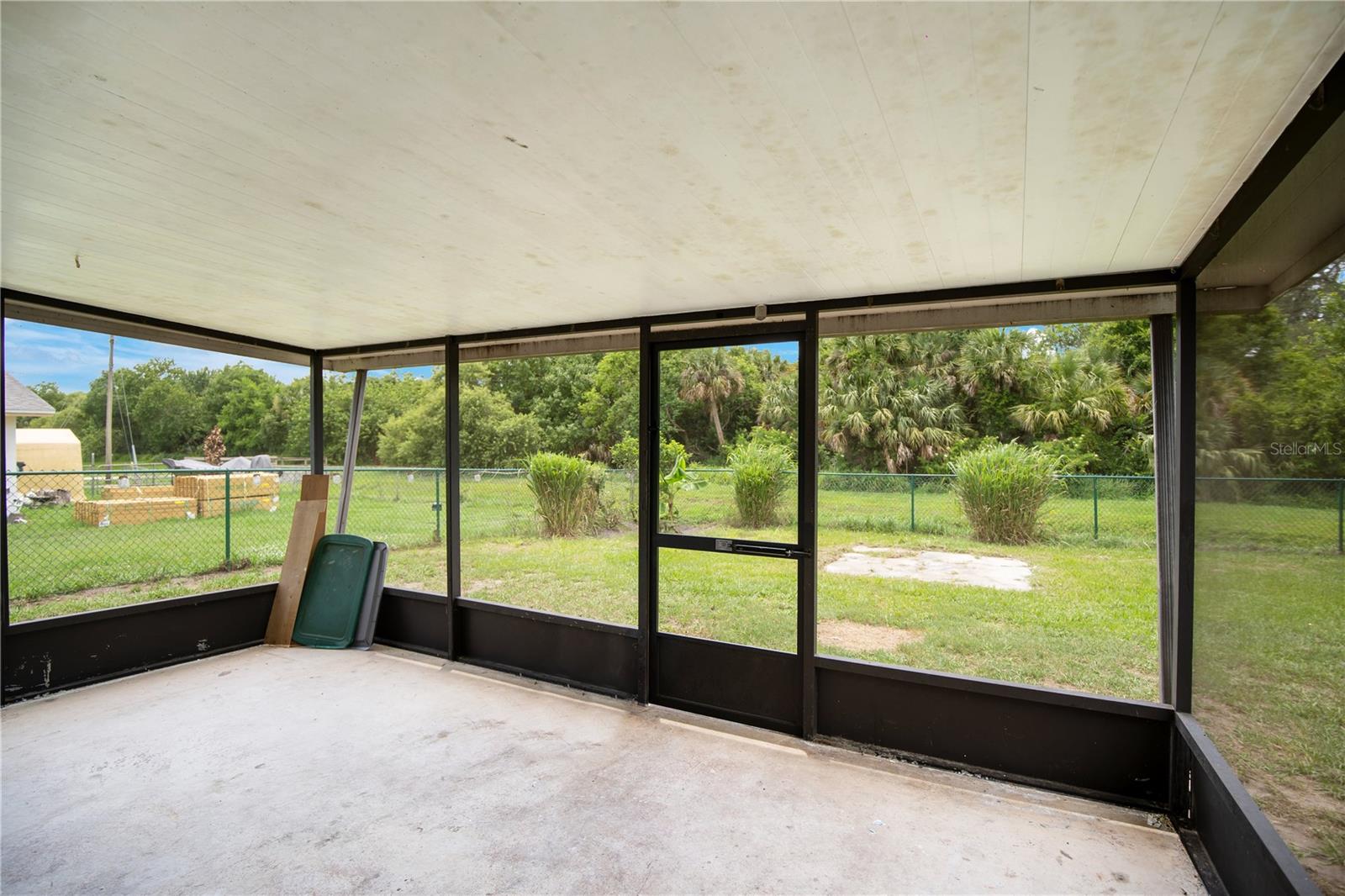 Image 18 of 31 For 1132 Crescent Drive