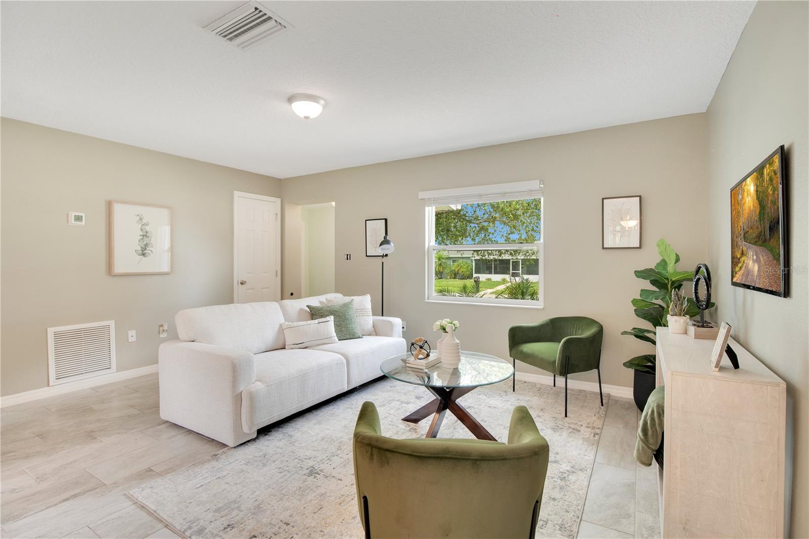Image 4 of 31 For 1132 Crescent Drive
