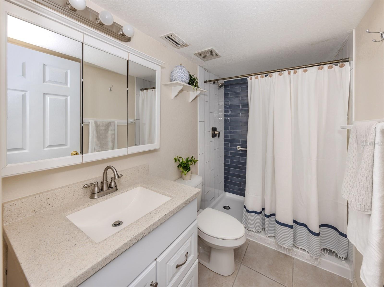 Image 12 of 33 For 25050 Sandhill Boulevard 6a3