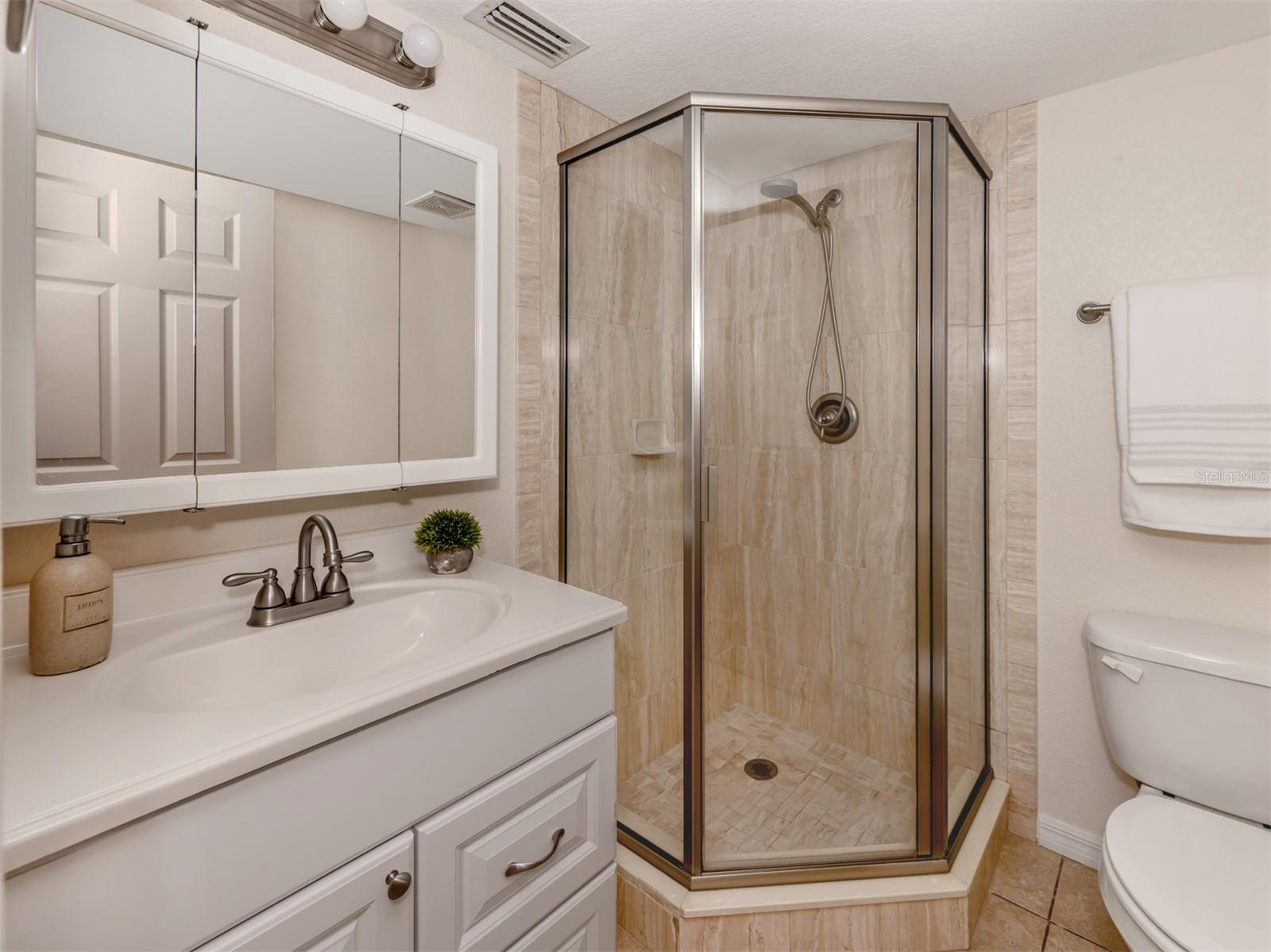 Image 15 of 33 For 25050 Sandhill Boulevard 6a3