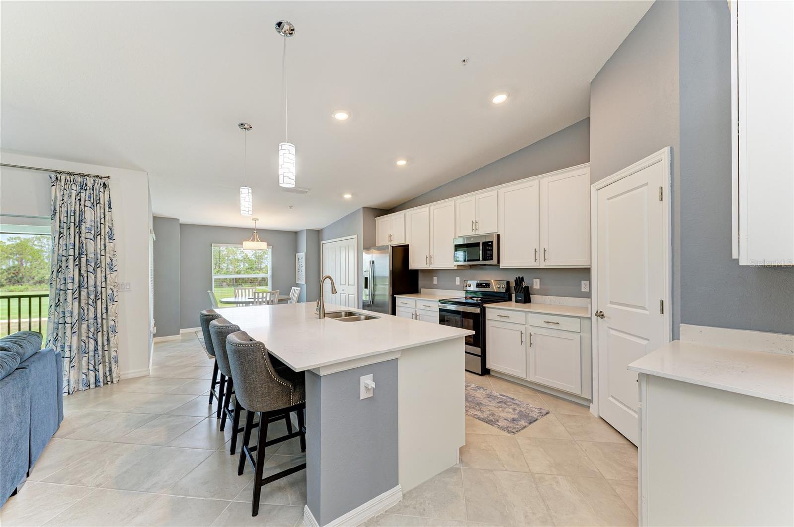 Image 15 of 93 For 12390 Wellen Golf Street 203