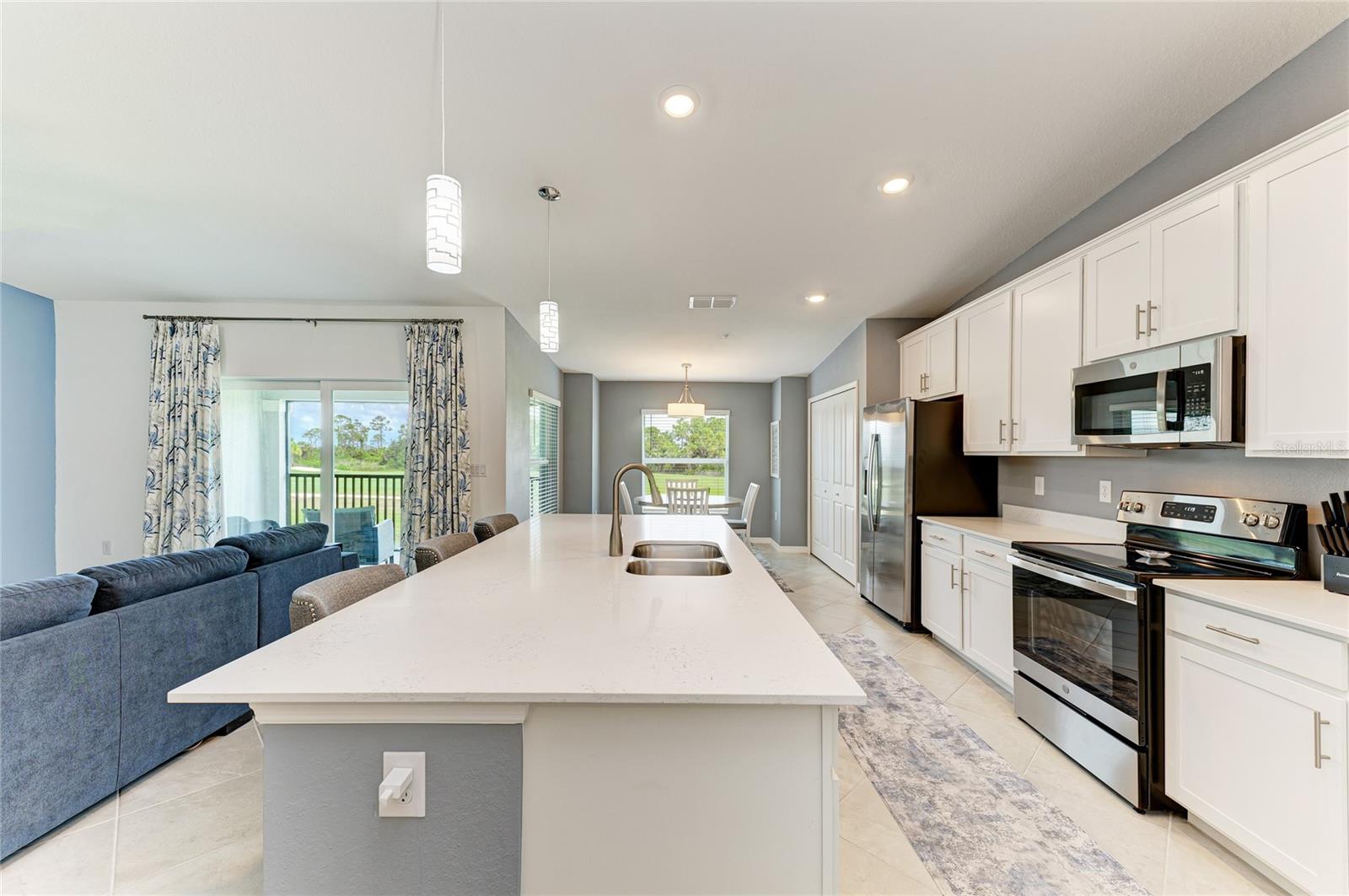 Image 16 of 93 For 12390 Wellen Golf Street 203