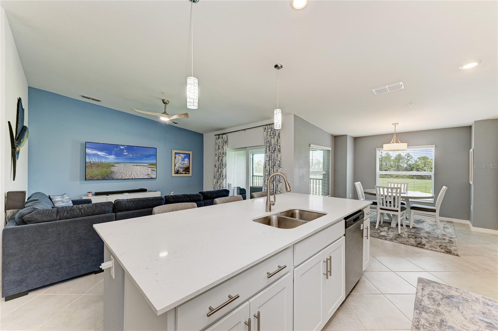 Image 17 of 93 For 12390 Wellen Golf Street 203