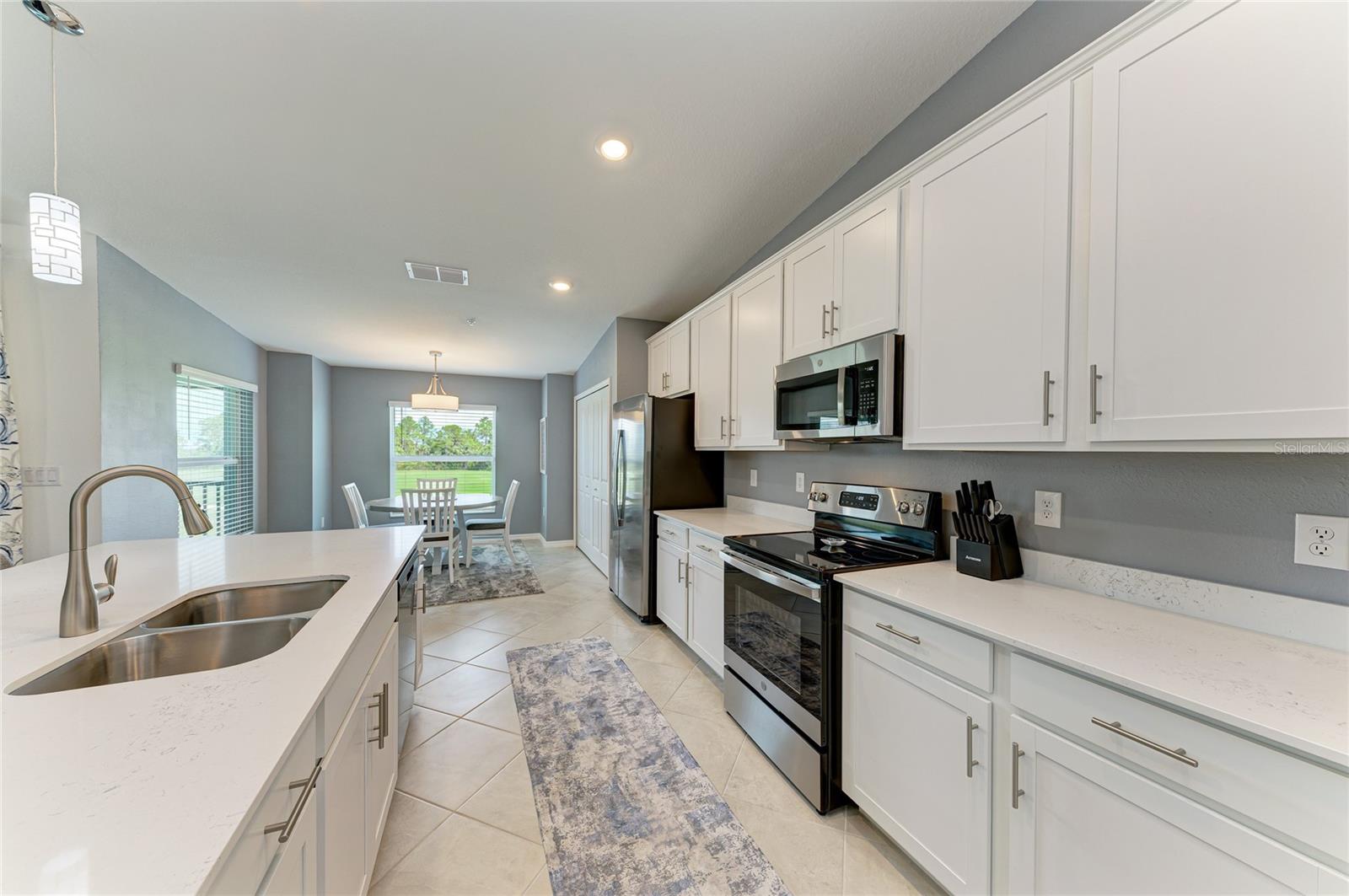 Image 18 of 93 For 12390 Wellen Golf Street 203