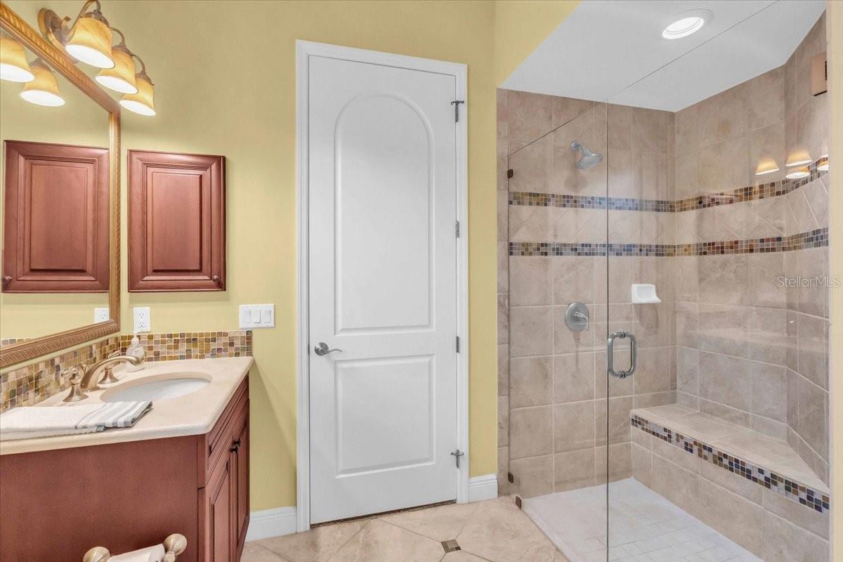 Image 31 of 53 For 6918 73rd Court E