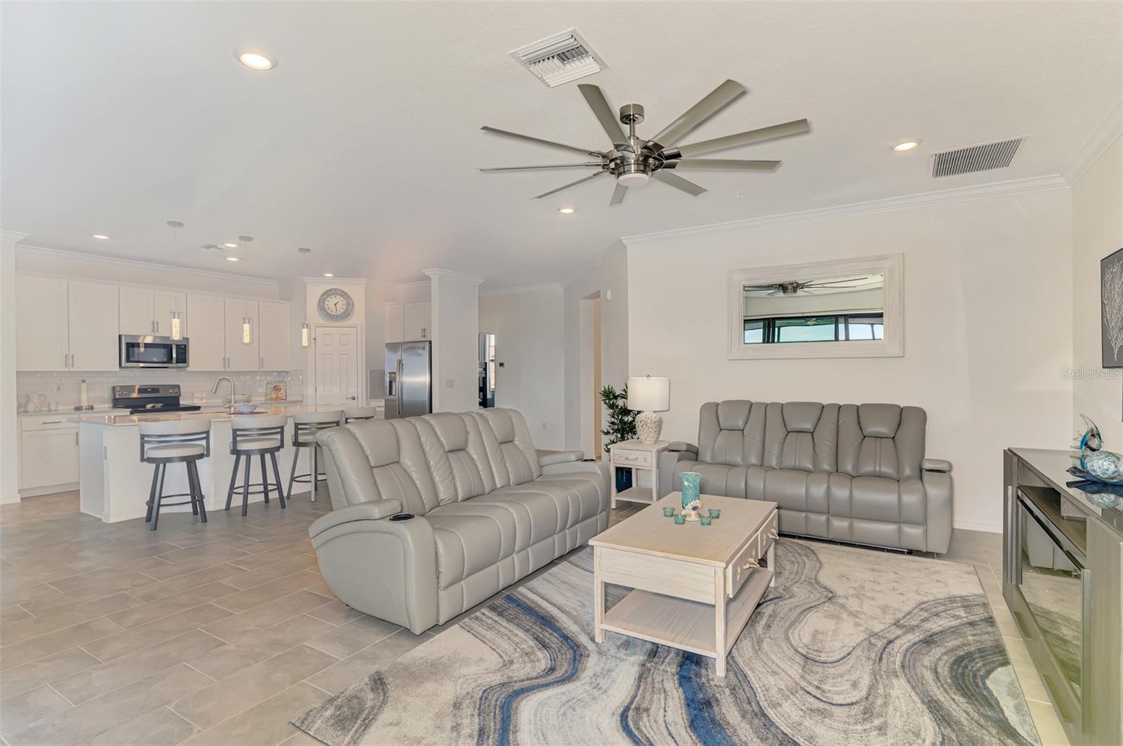 Image 17 of 95 For 10213 Staggerbush Drive 202