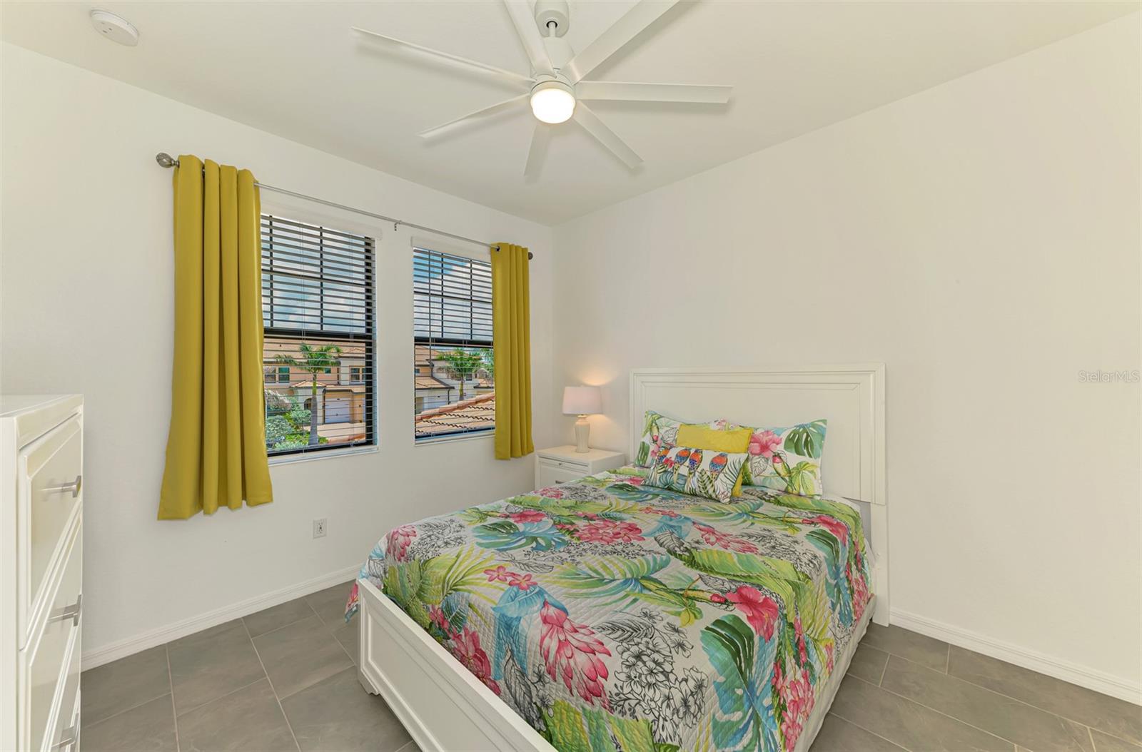 Image 41 of 95 For 10213 Staggerbush Drive 202