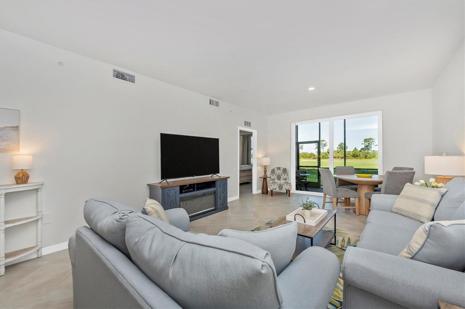 Image 15 of 91 For 17595 Opal Sand Drive 105