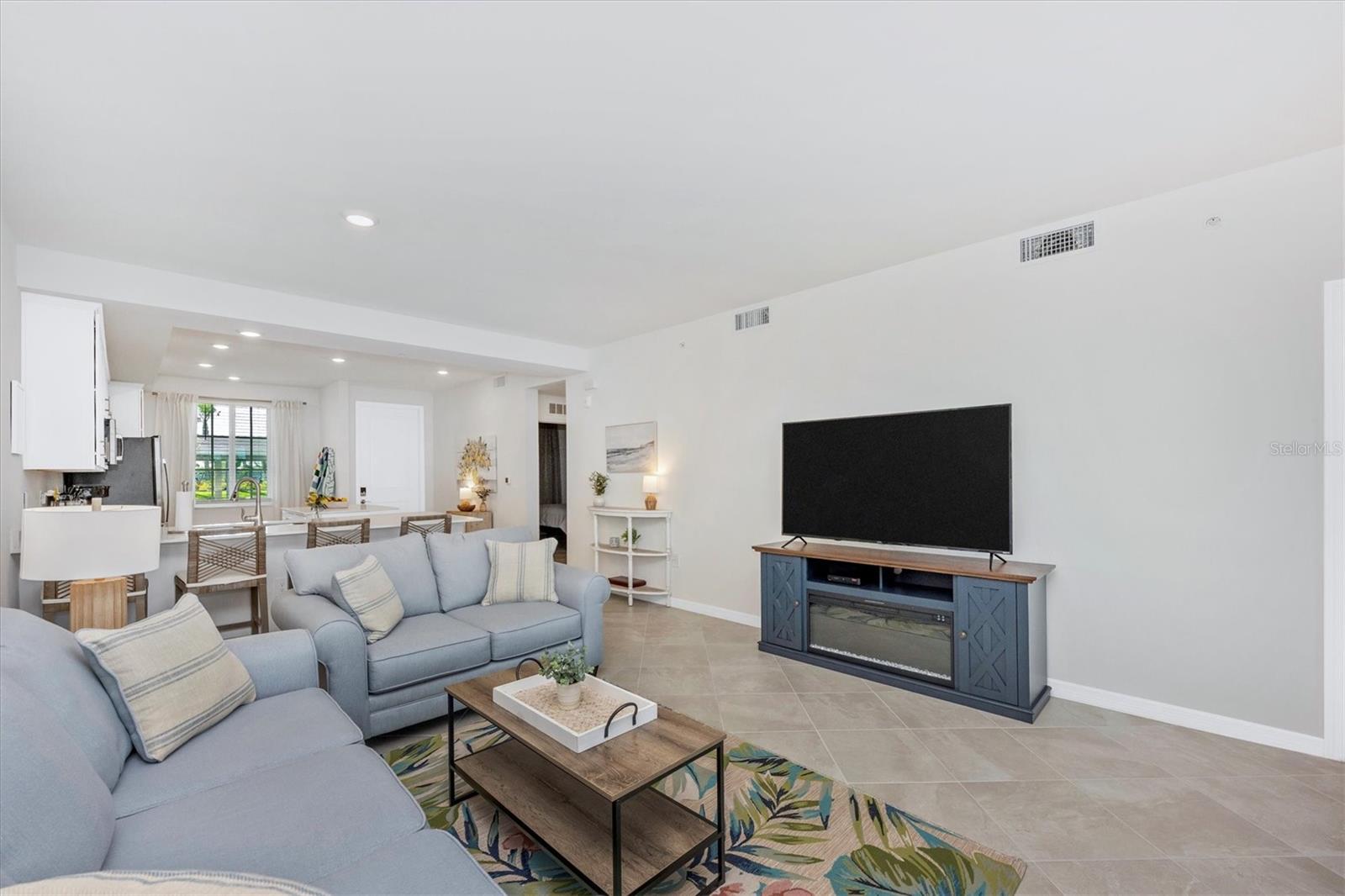 Image 18 of 91 For 17595 Opal Sand Drive 105