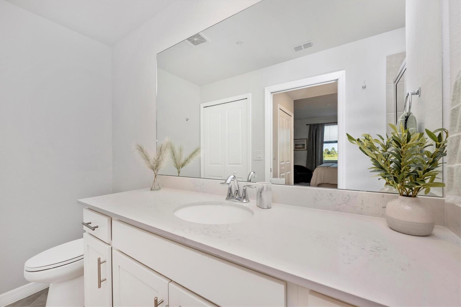 Image 24 of 91 For 17595 Opal Sand Drive 105