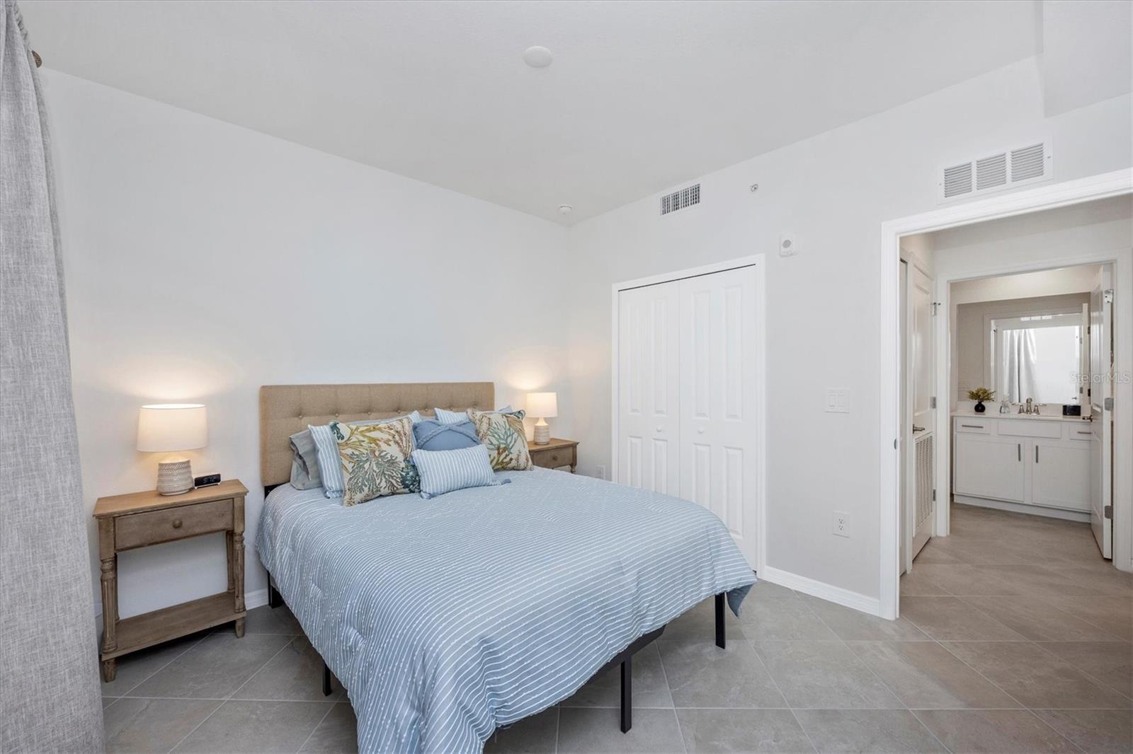 Image 28 of 91 For 17595 Opal Sand Drive 105