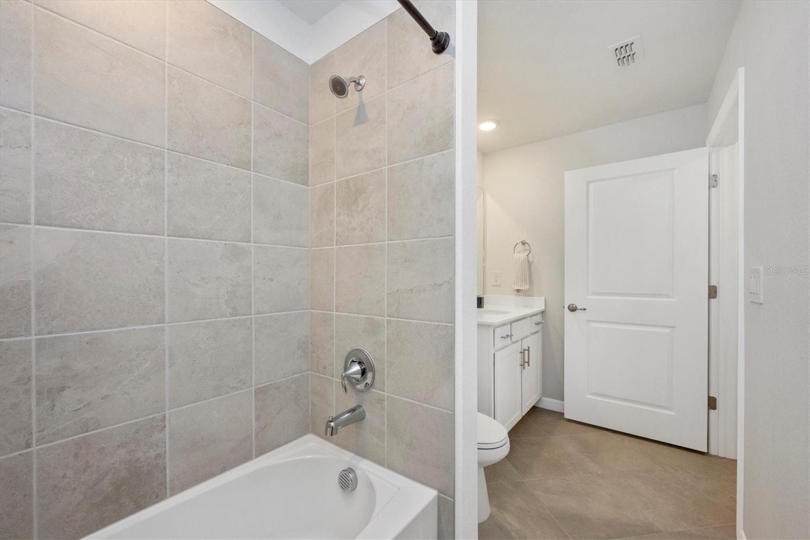 Image 30 of 91 For 17595 Opal Sand Drive 105