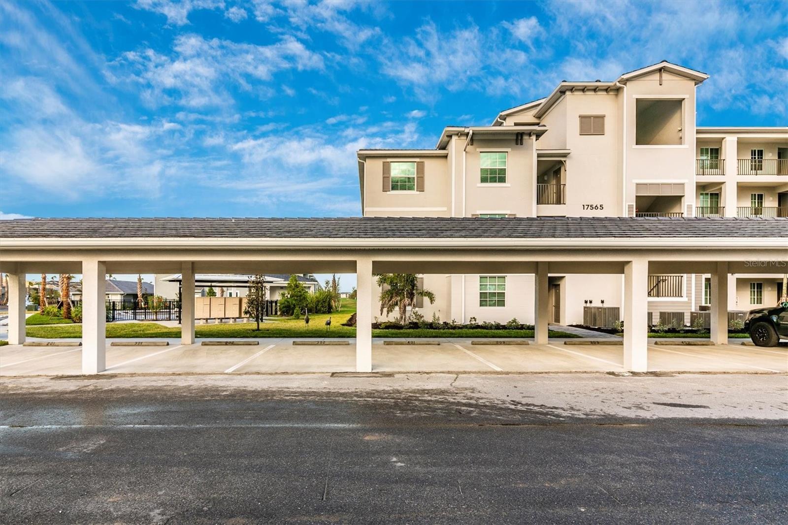 Image 39 of 92 For 17565 Opal Sand Drive 305