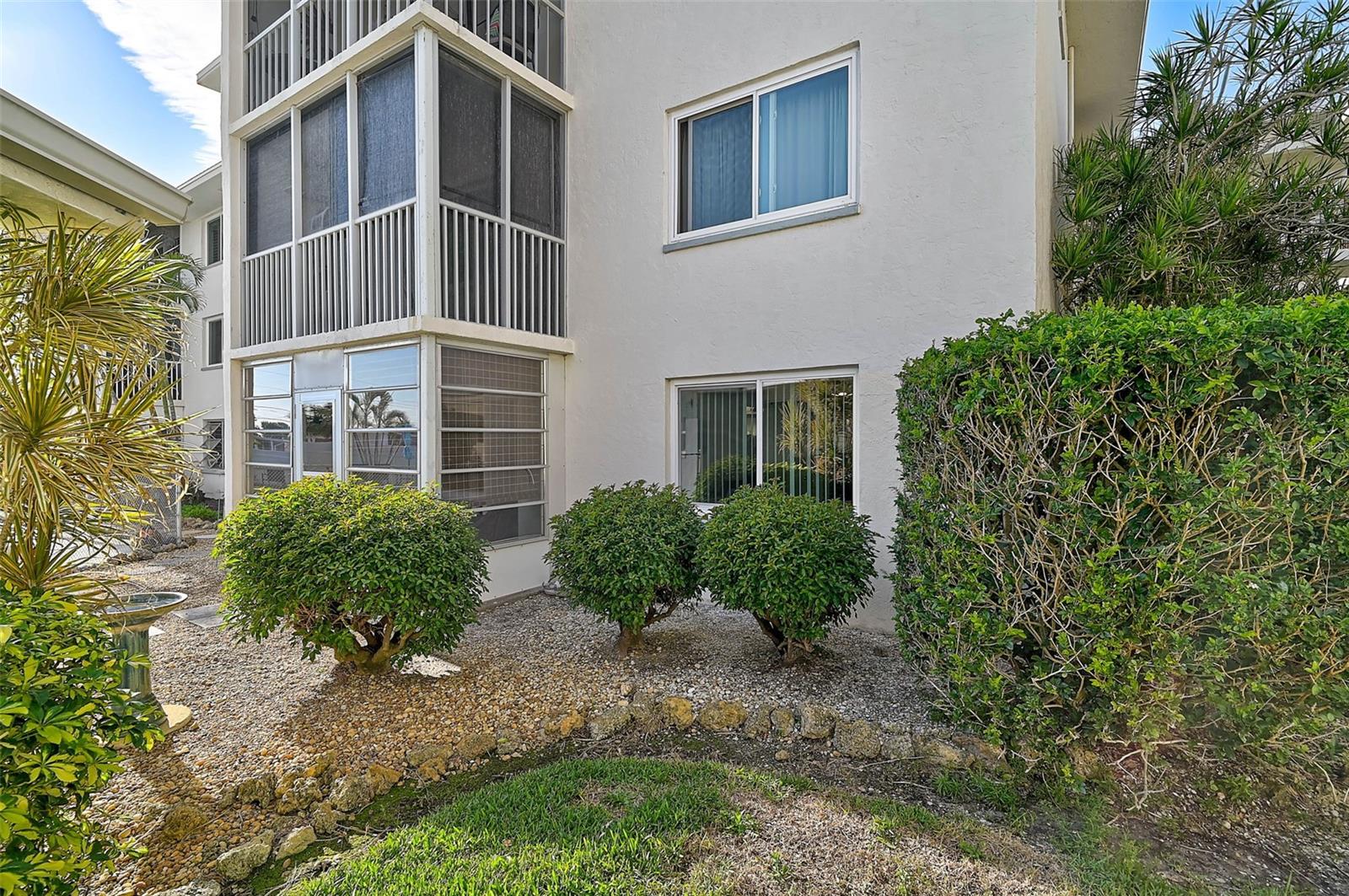 Image 32 of 60 For 708 Tamiami Trail S 115