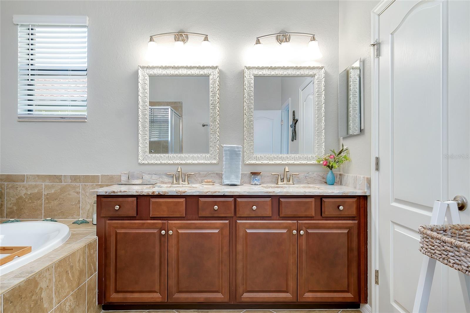 Image 37 of 97 For 13634 Vancanza Drive
