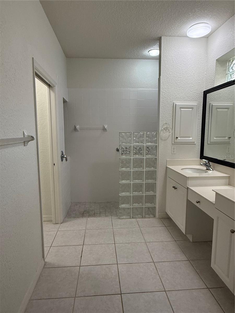 Image 19 of 25 For 3790 Cadbury Circle 40