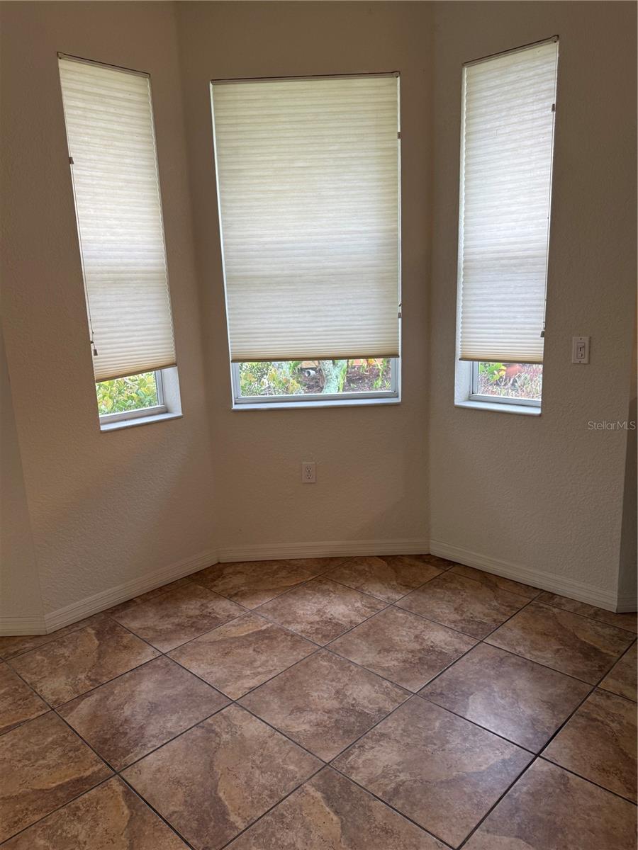 Image 7 of 25 For 3790 Cadbury Circle 40