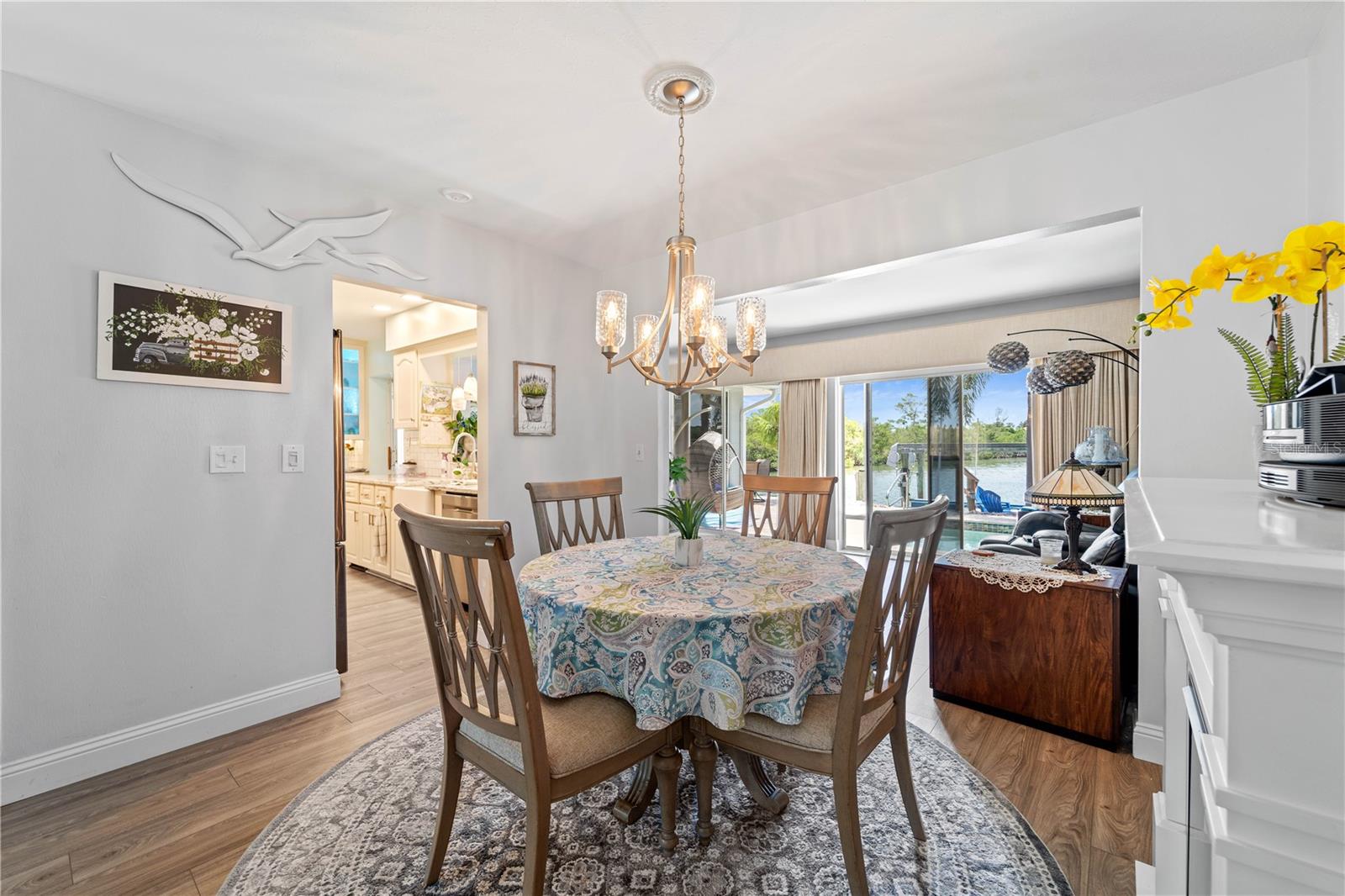 Image 16 of 47 For 922 Casey Cove Drive