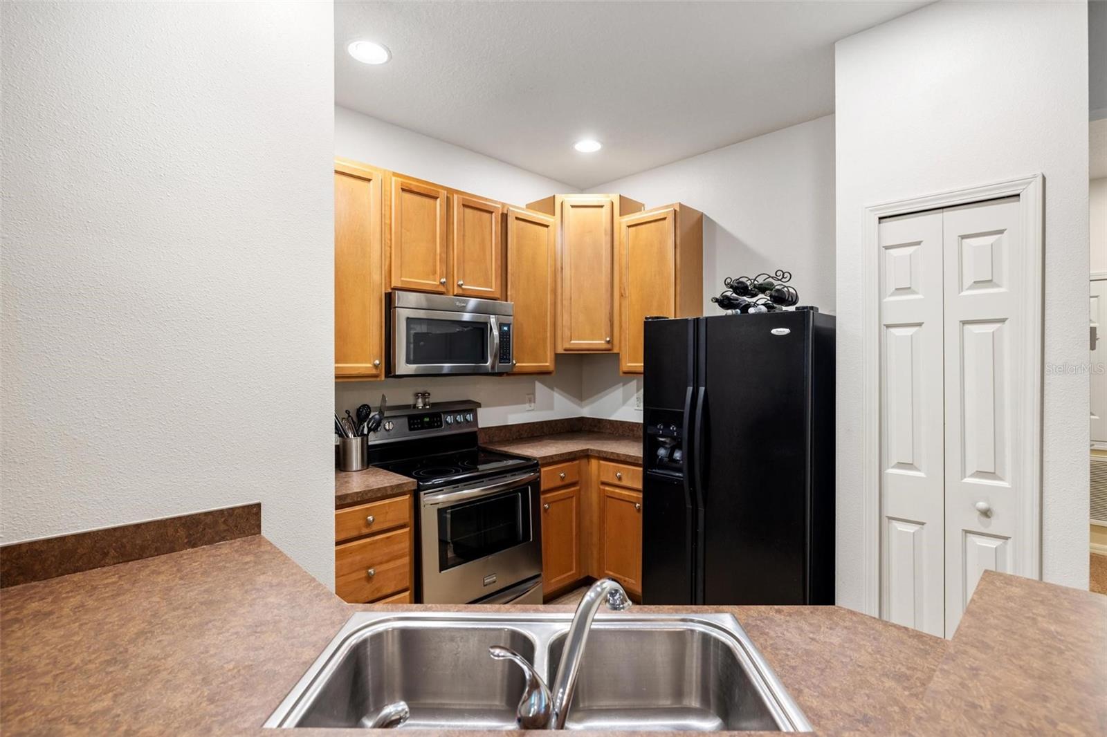 Image 9 of 38 For 3613 Parkridge Circle 11-201