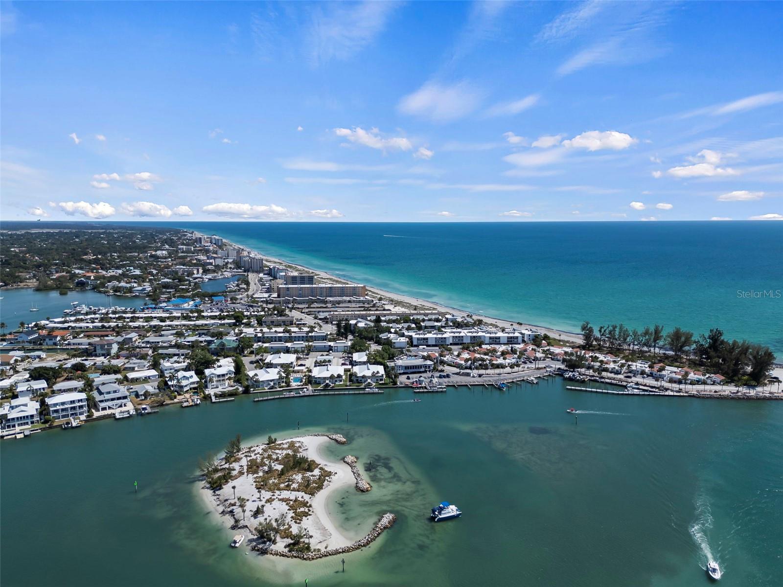 Image 22 of 62 For 1555 Tarpon Center Drive G 235