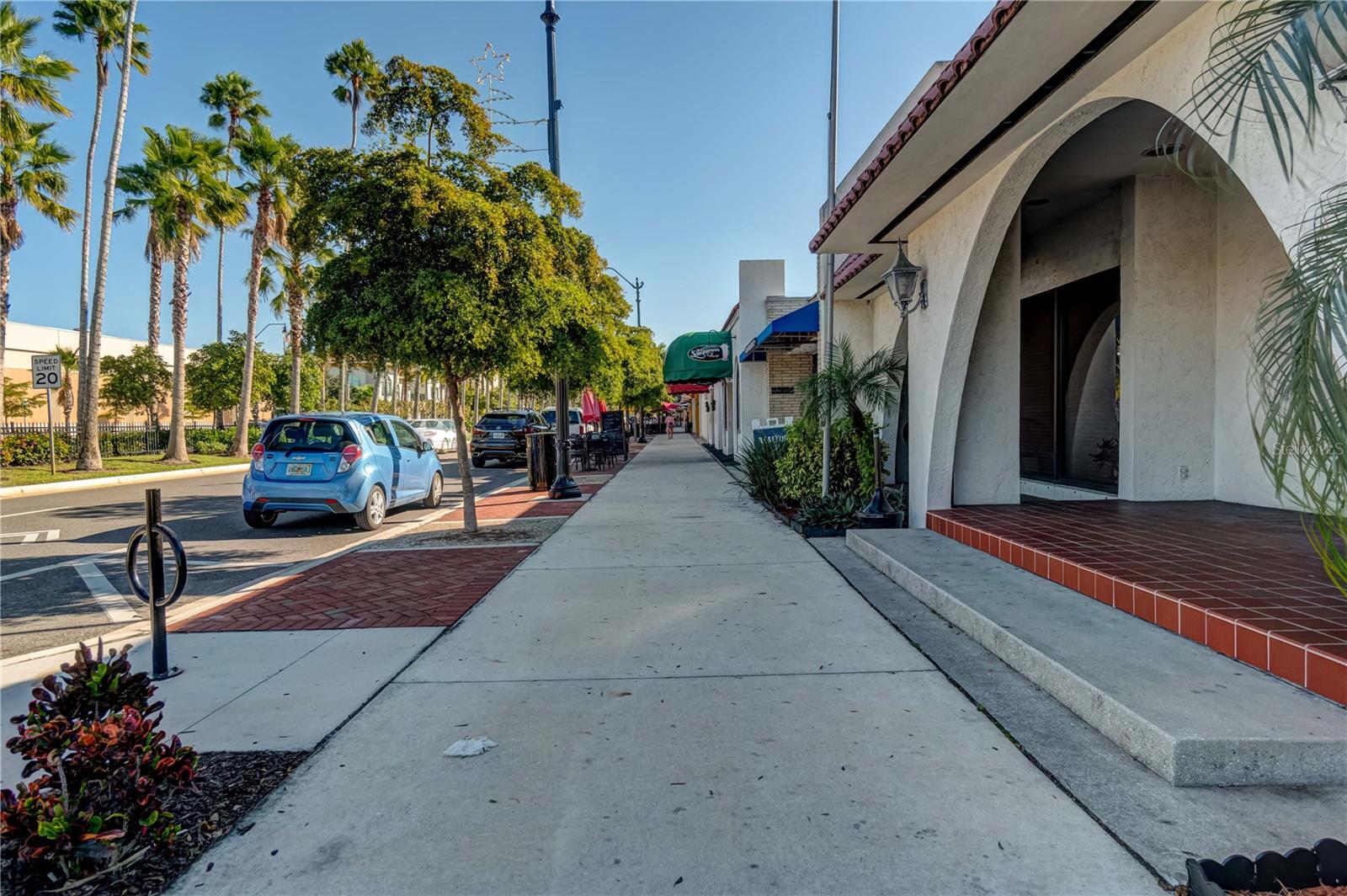 Image 44 of 62 For 1555 Tarpon Center Drive G 235