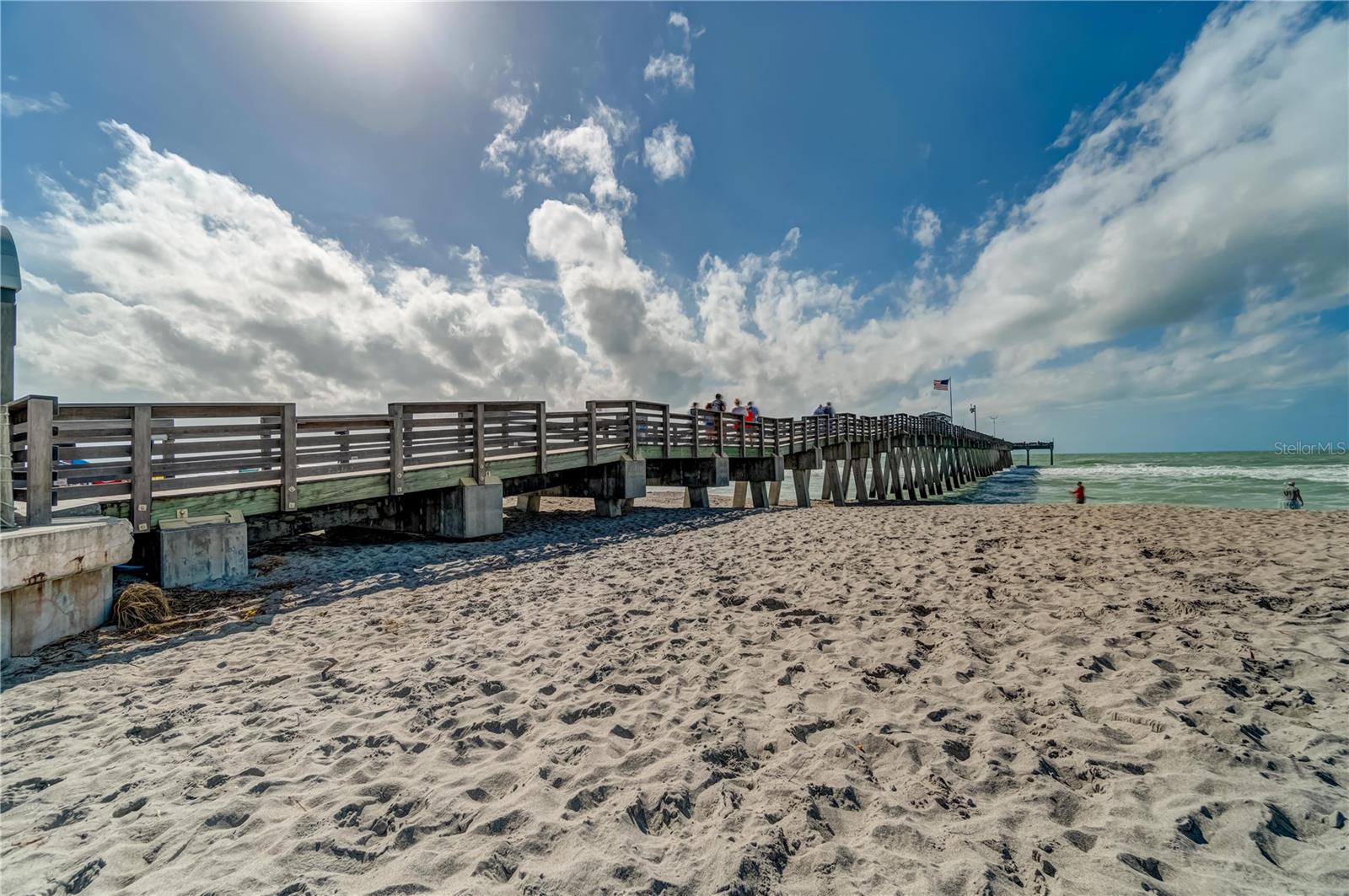 Image 46 of 62 For 1555 Tarpon Center Drive G 235