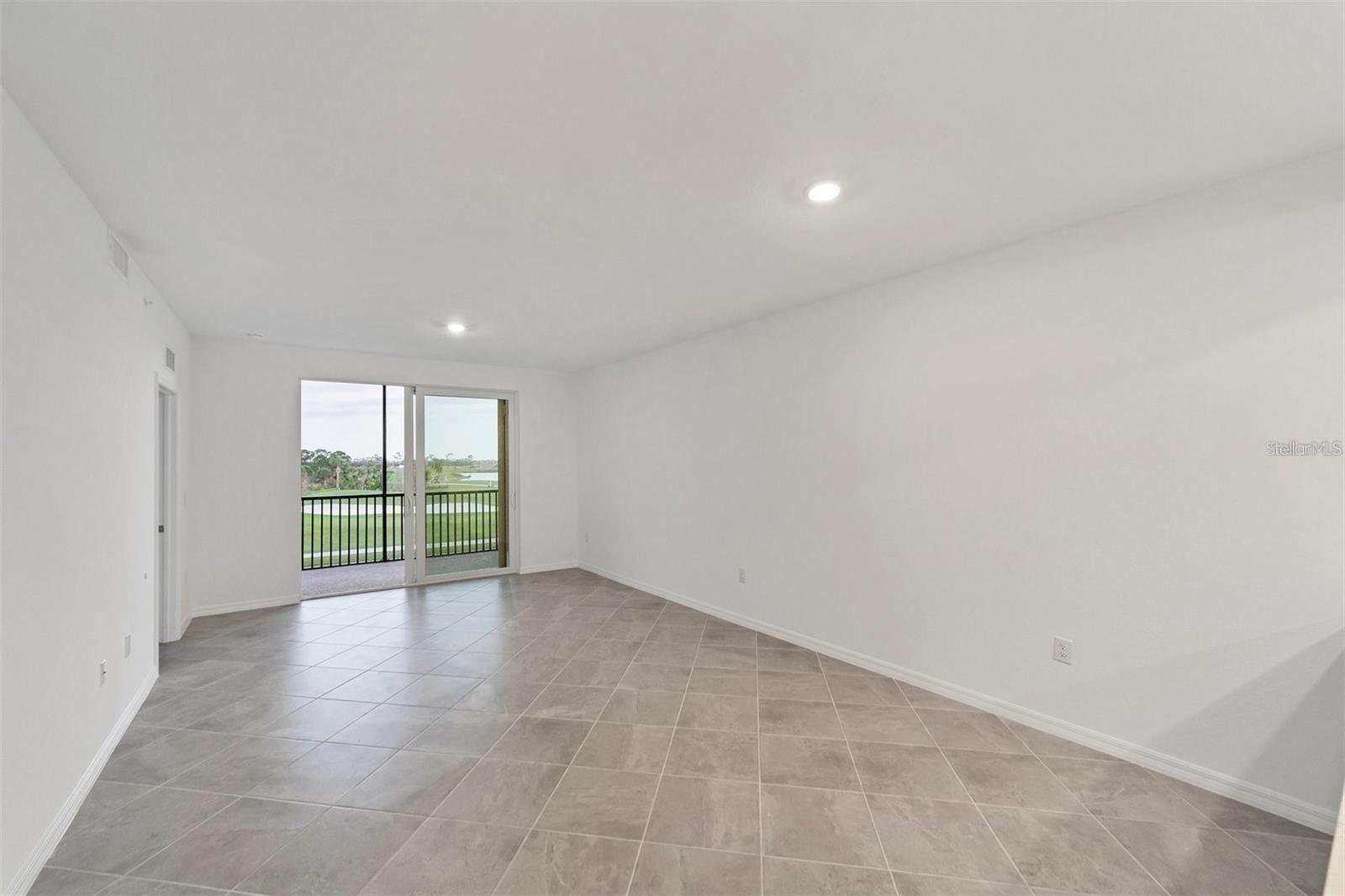 Image 16 of 32 For 17595 Opal Sand Drive 205