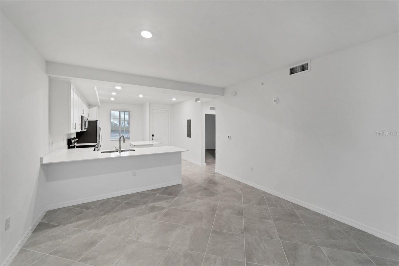 Image 17 of 32 For 17595 Opal Sand Drive 205