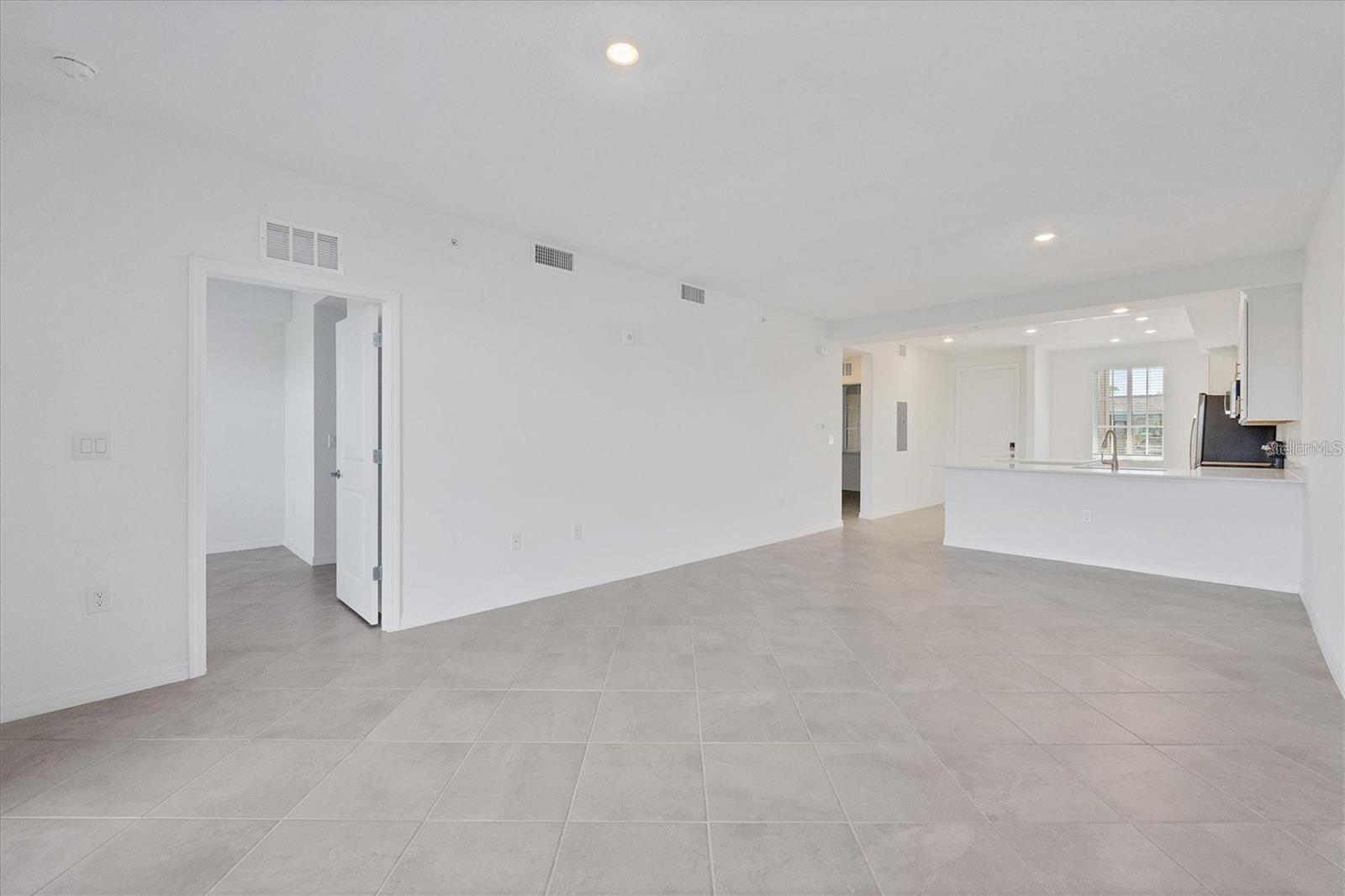 Image 28 of 32 For 17595 Opal Sand Drive 205
