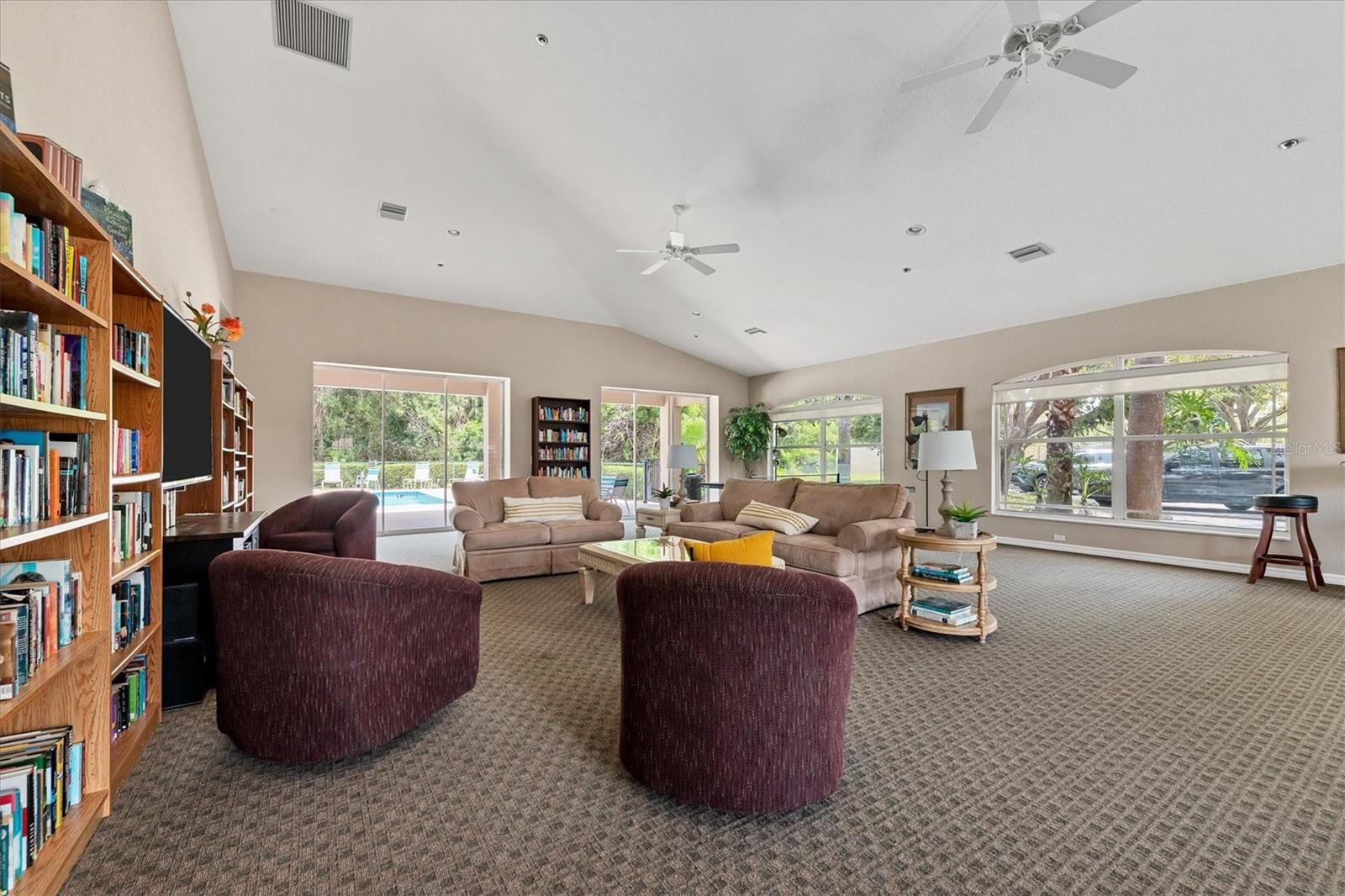 Image 43 of 52 For 188 Grand Oak Circle