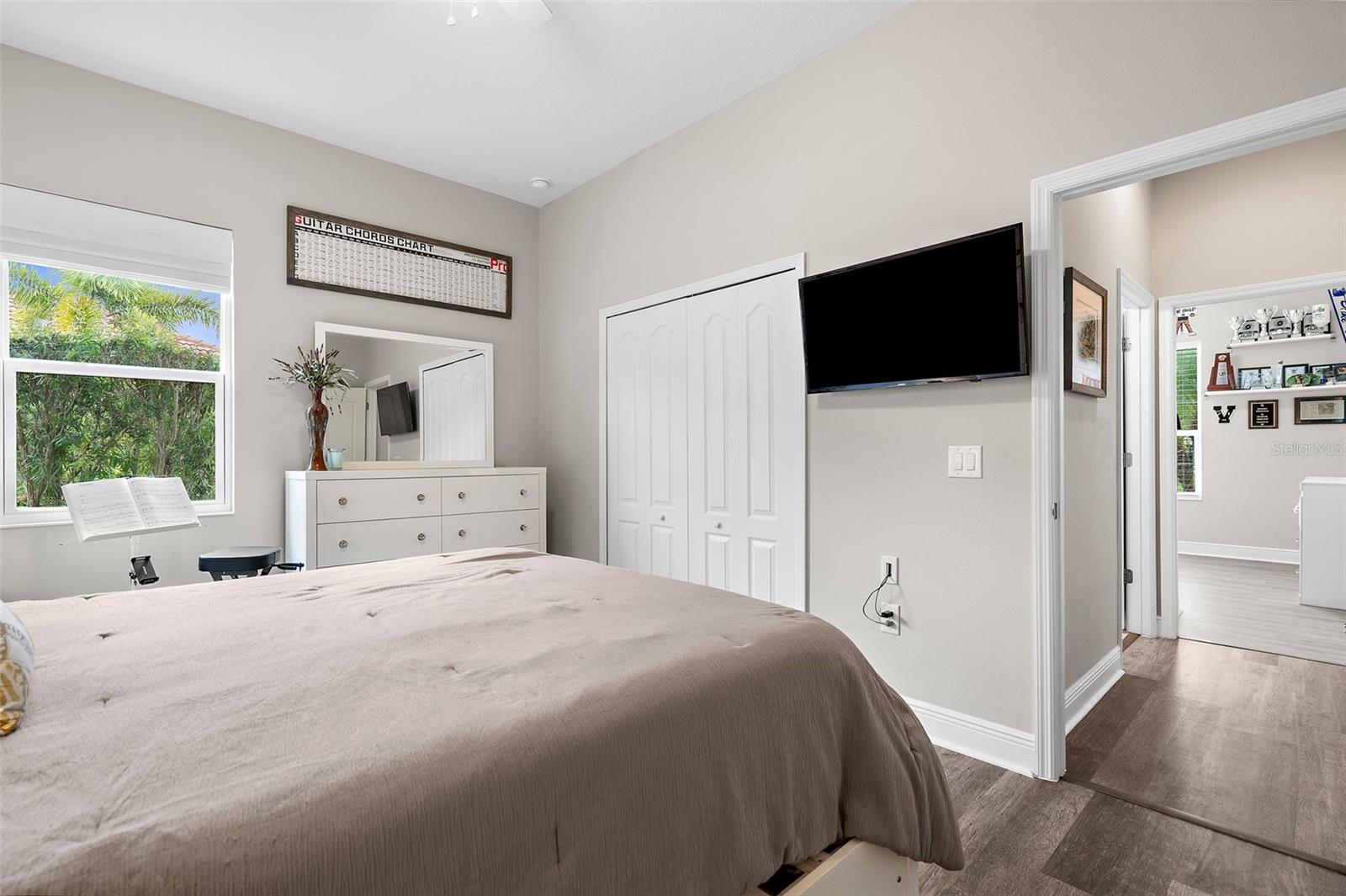 Image 34 of 90 For 21291 Sandal Foot Drive