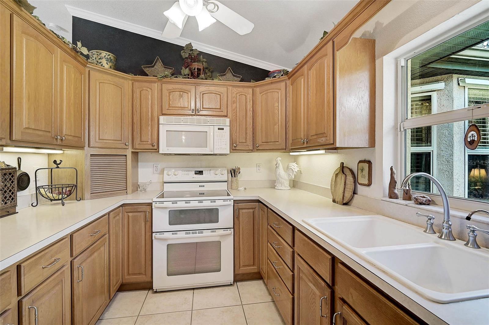 Image 14 of 51 For 3199 Elkrem Avenue